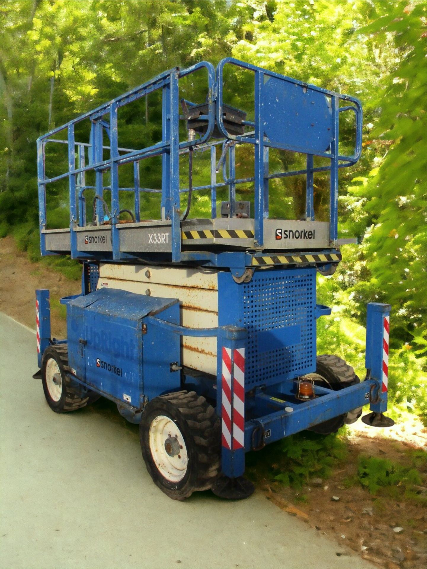 2007 UPRIGHT X33RT SCISSOR LIFT - Image 7 of 14