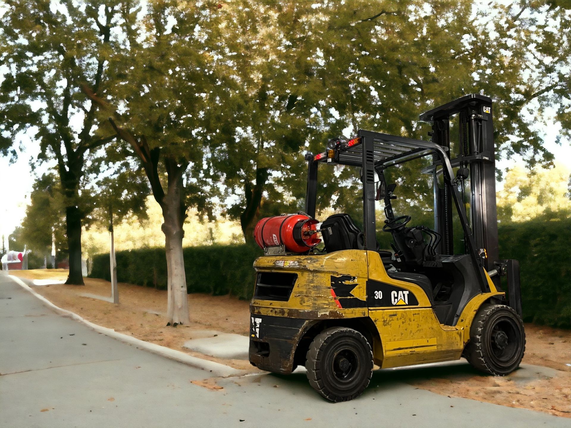 CAT LIFT TRUCKS LPG FORKLIFT - MODEL GP30NT (2016) - Image 6 of 6