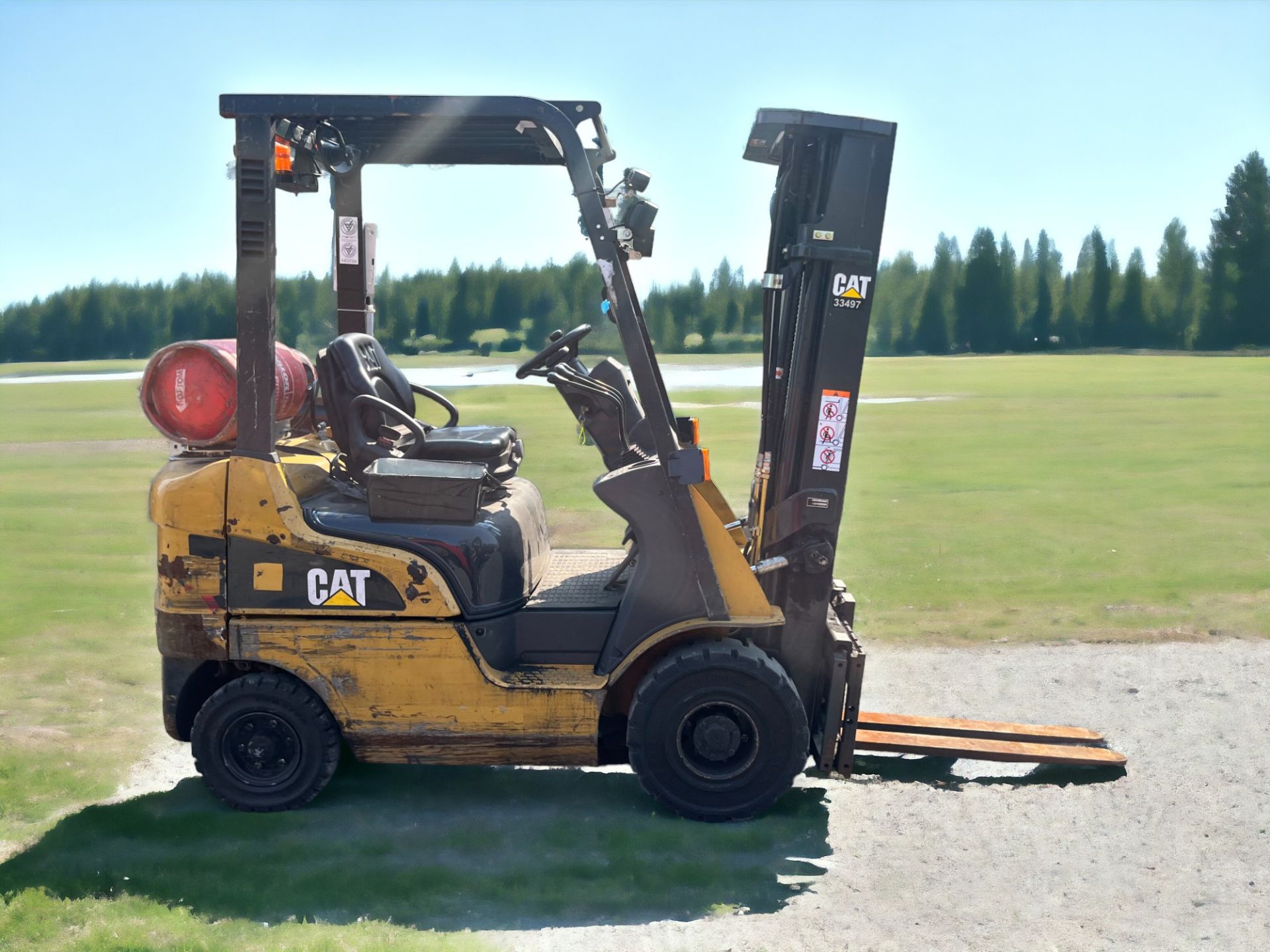 CAT LIFT TRUCKS GP18N LPG FORKLIFT - Image 2 of 4