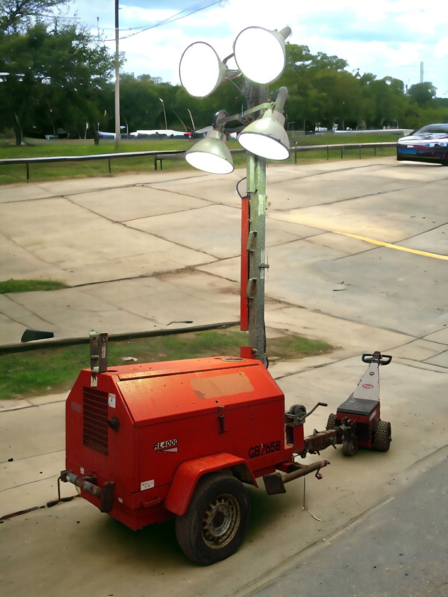 TEREX LIGHTING TOWER WITH KUBOTA DIESEL ENGINE - Image 2 of 9