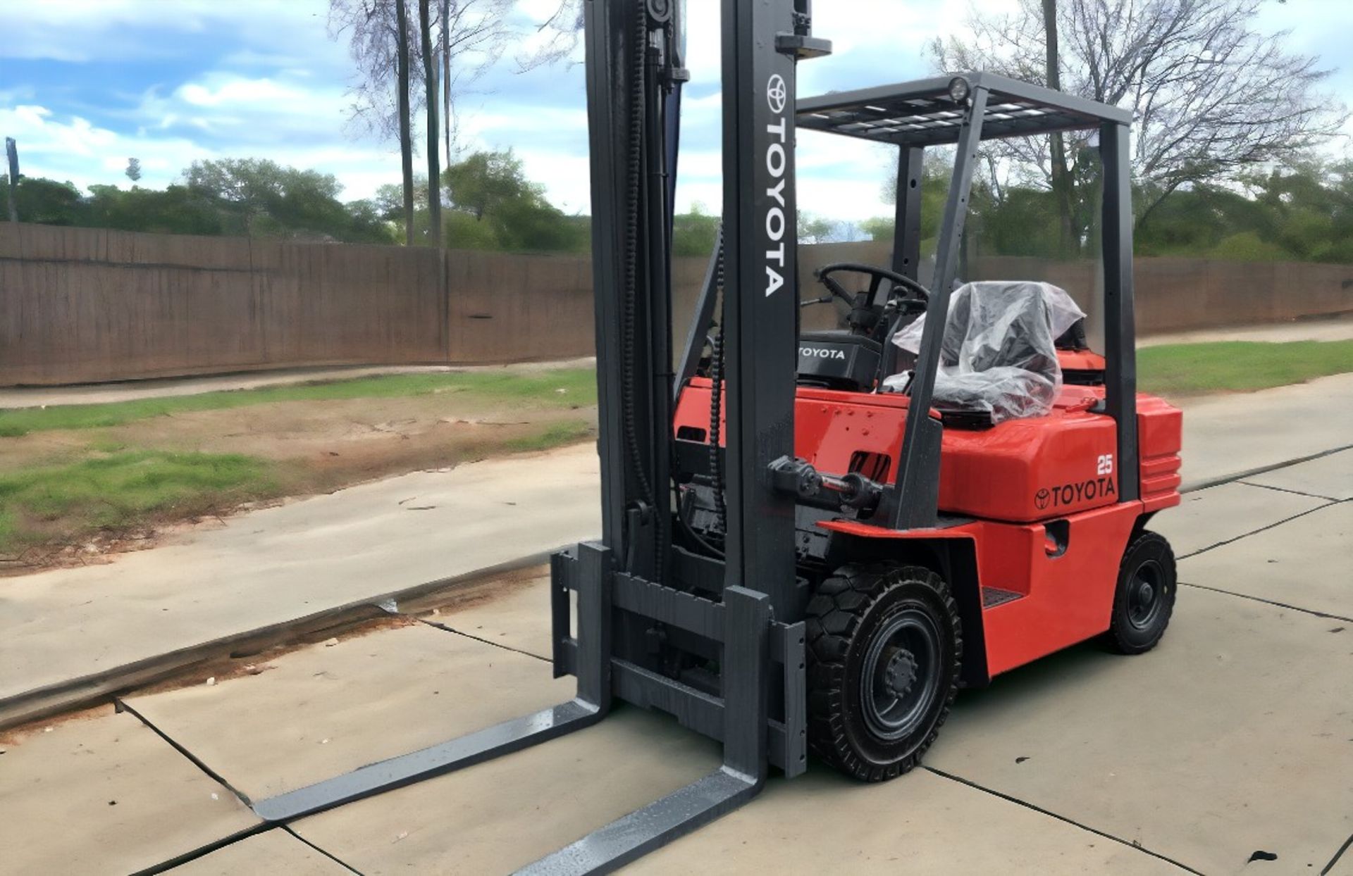 TOYOTA FD 25, 2.5 TON DIESEL FORKLIFT - Image 7 of 9