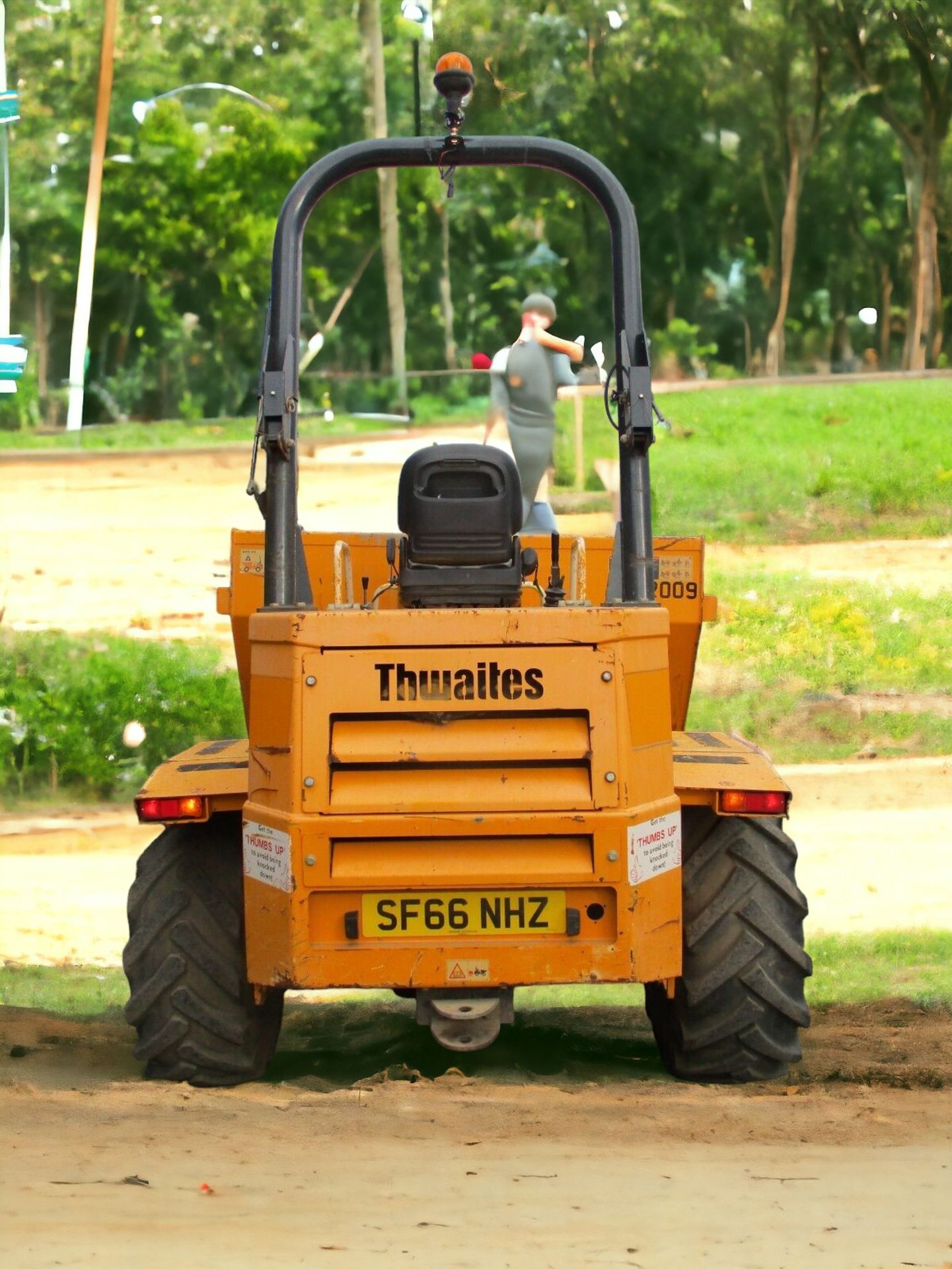 2015 THWAITES 6-TON DUMPER - POWER, EFFICIENCY, AND RELIABILITY - Image 7 of 11