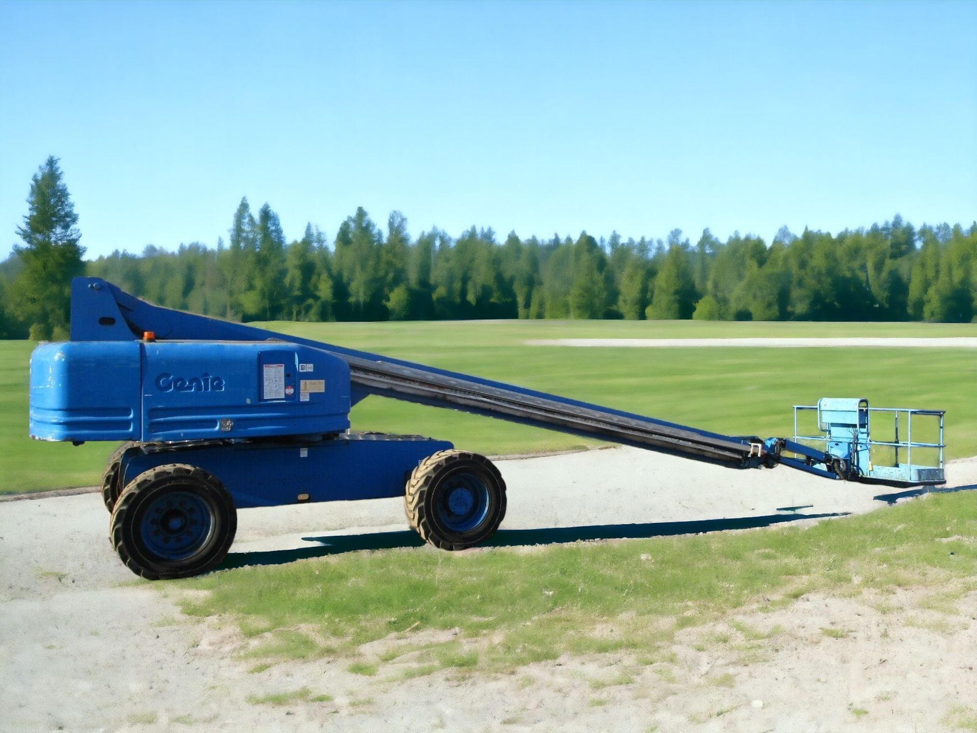 GENIE S85 CHERRY PICKER - REACH NEW HEIGHTS WITH CONFIDENCE!