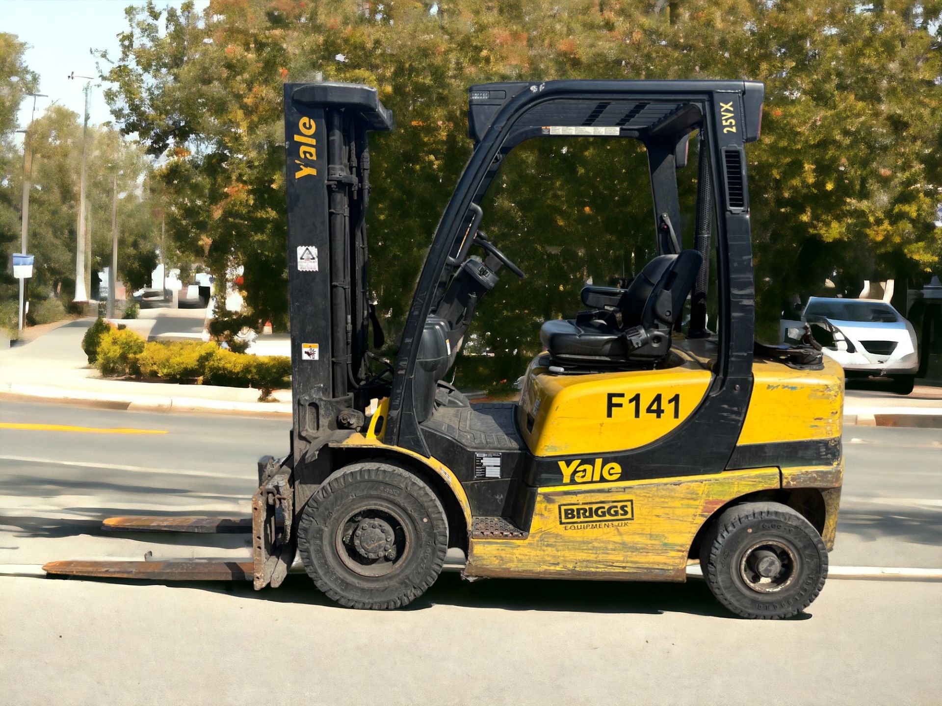 YALE LPG FORKLIFT - MODEL GLP25VX (2010)