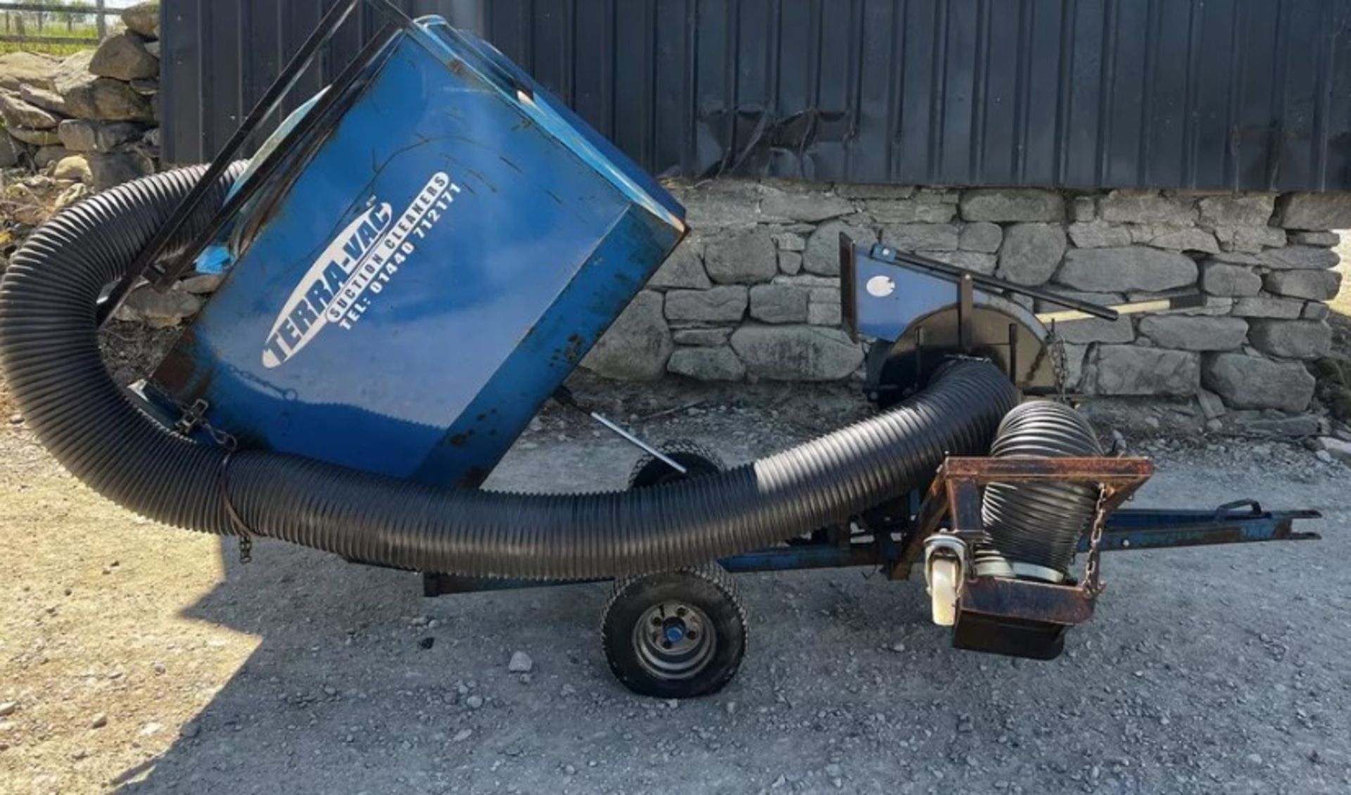 UNLEASH THE POWER OF CLEANLINESS: TERRA VAC PETROL PADDOCK VACUUM - Bild 7 aus 7