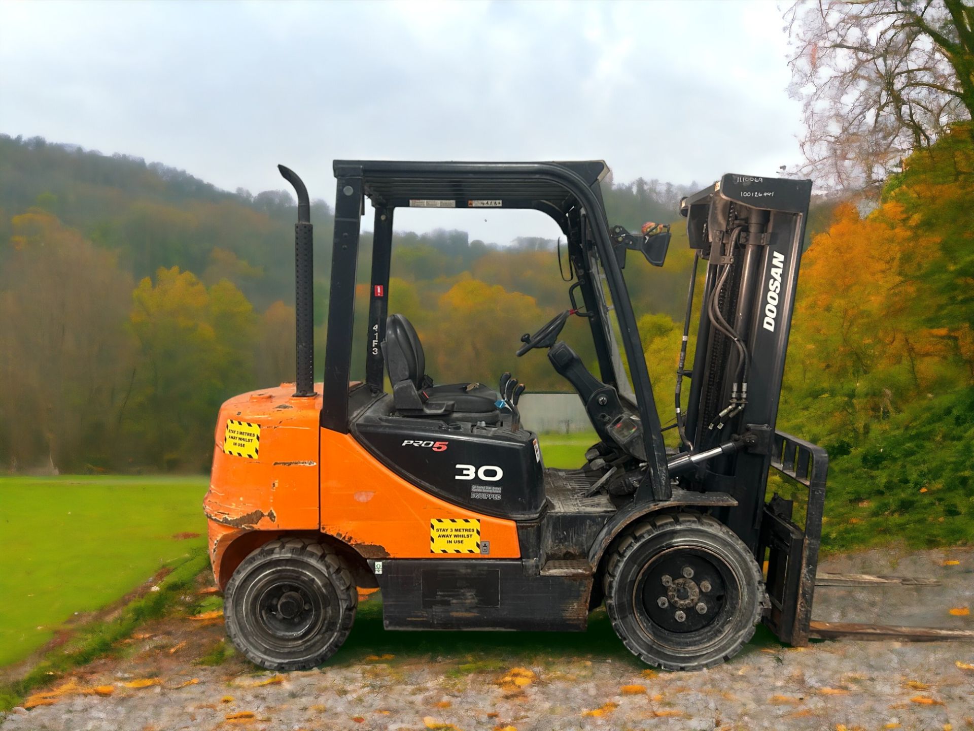 DOOSAN D30S-5 DIESEL FORKLIFT - RELIABLE MATERIAL HANDLING SOLUTION - Bild 3 aus 6