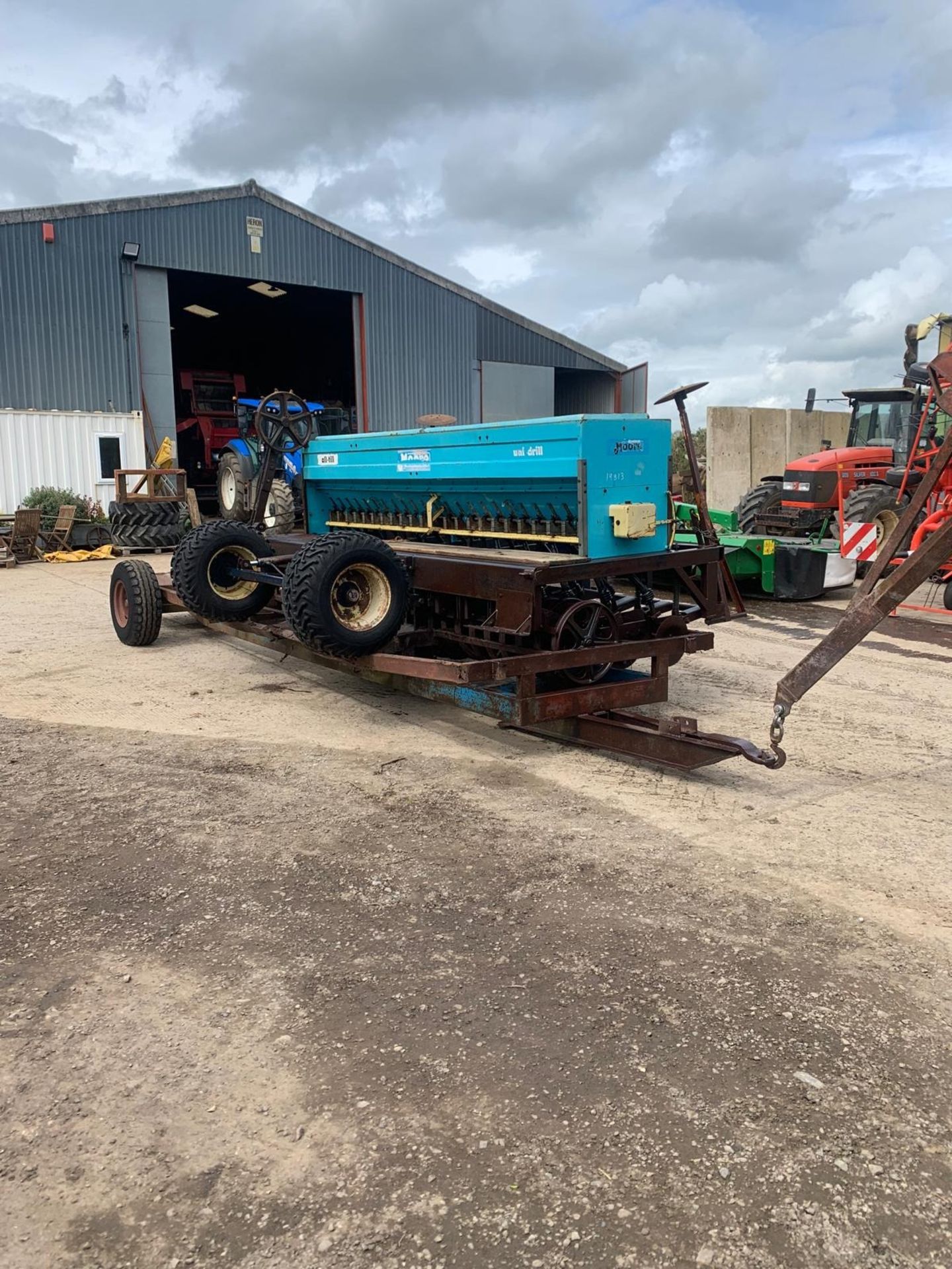 MOORE 4M UNI DRILL WITH TRAILER