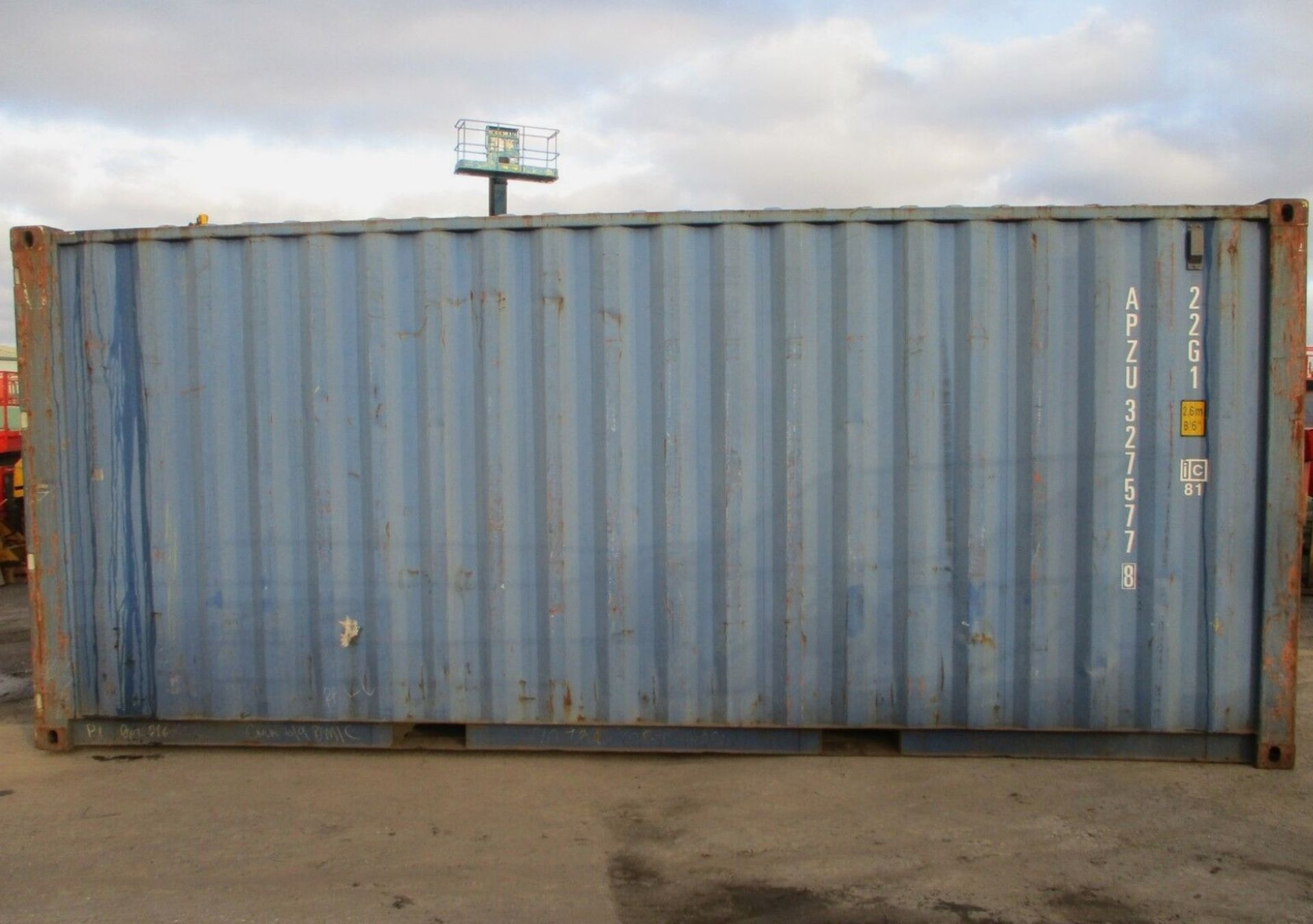 20 FEET LONG X 8 FEET WIDE SHIPPING CONTAINER: VERSATILE STORAGE SOLUTION - Image 5 of 10