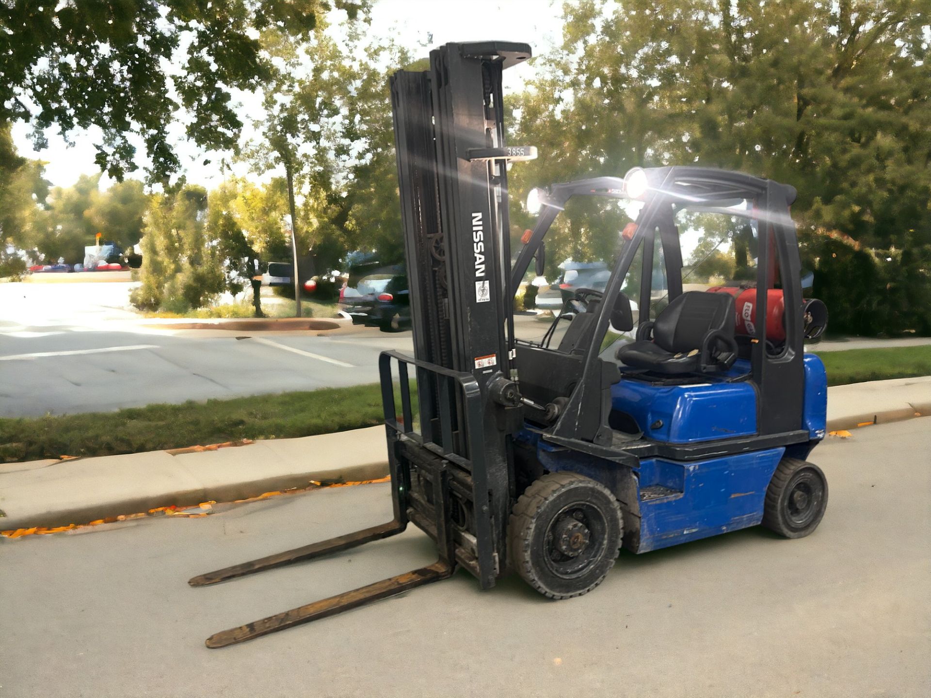 NISSAN LPG FORKLIFT - MODEL UD02A20PQ (2002) - Image 2 of 6