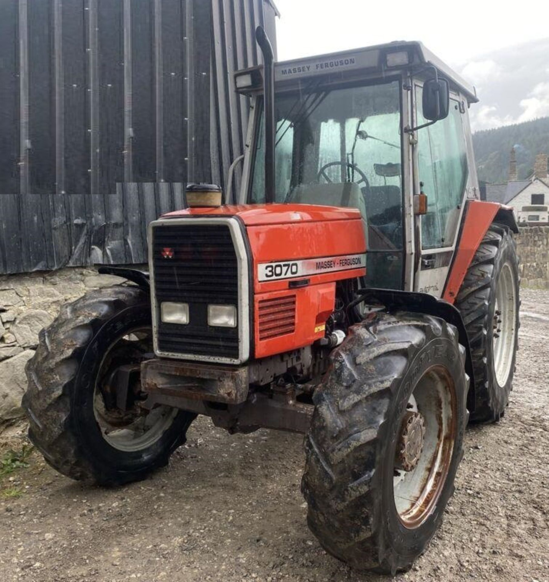 MASSEY FERGUSON 3070 TURBO 4WD AUTOTRONIC FARM TRACTOR - MECHANICALLY PERFECT, READY FOR DUTY! - Image 2 of 11