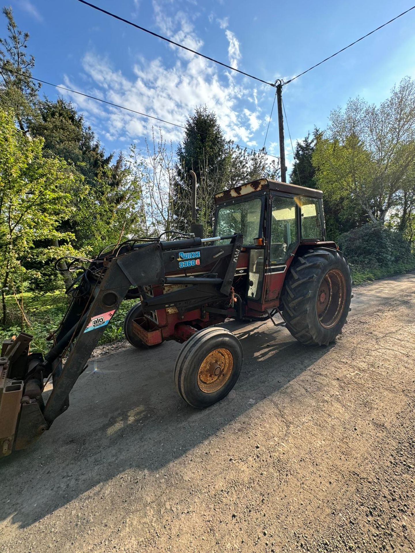 INTERNATIONAL 784 TRACTOR WITH QUICKE POWER LOADER 3360E - Image 10 of 10