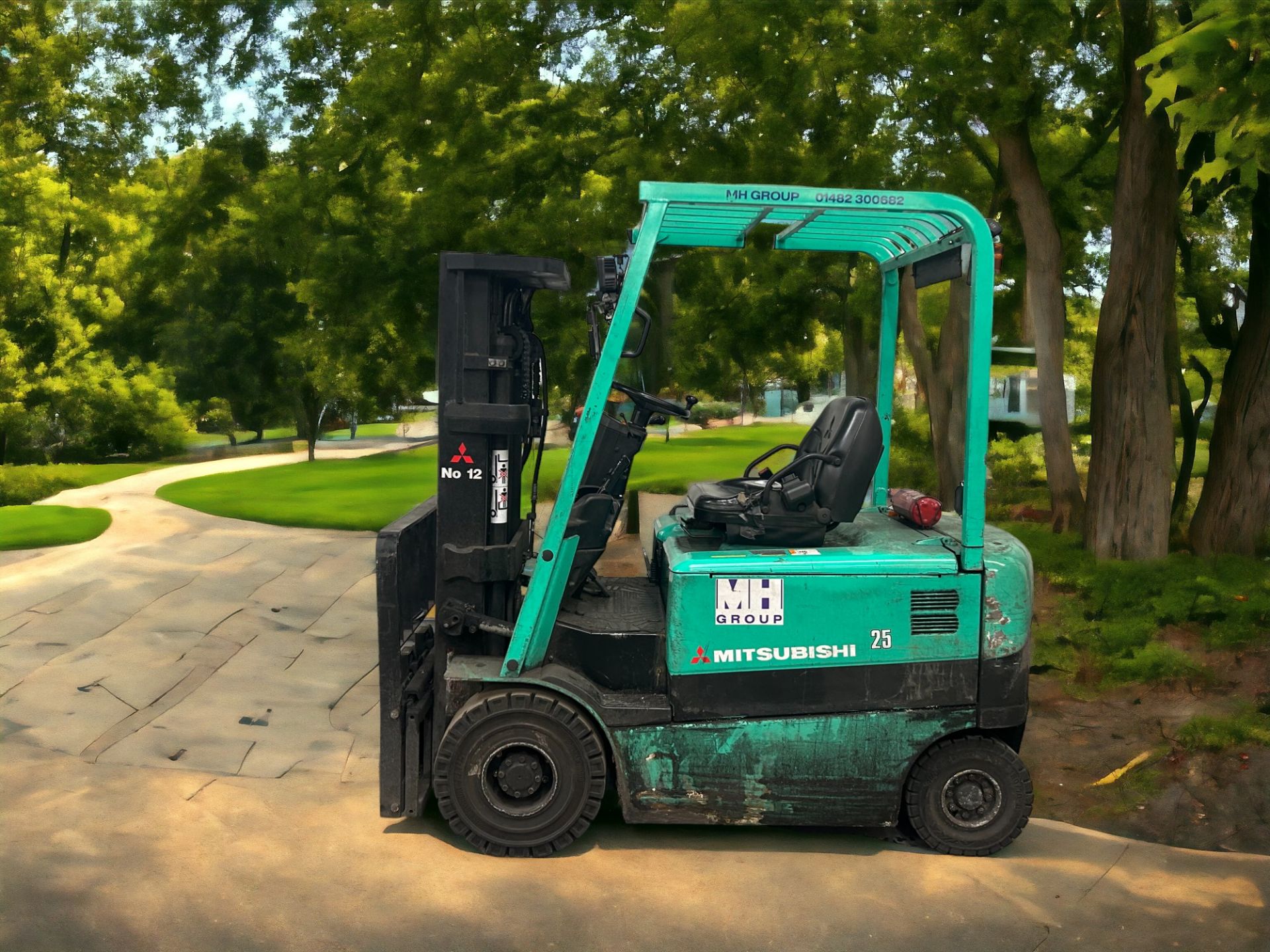 MITSUBISHI FB25K-PAC ELECTRIC FORKLIFT **(INCLUDES CHARGER)** - Image 2 of 6