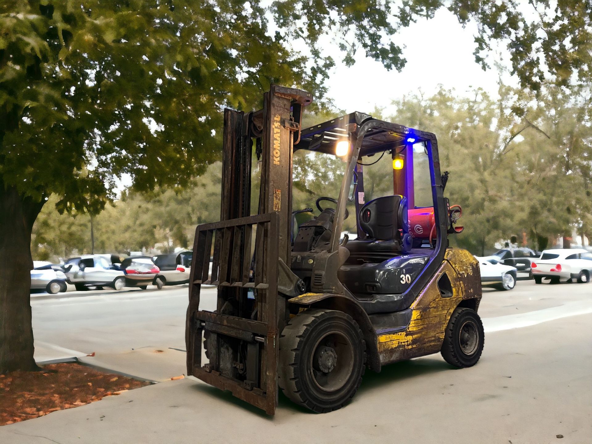 KOMATSU LPG FORKLIFT - MODEL FG30T-17 (2015) - Image 3 of 6