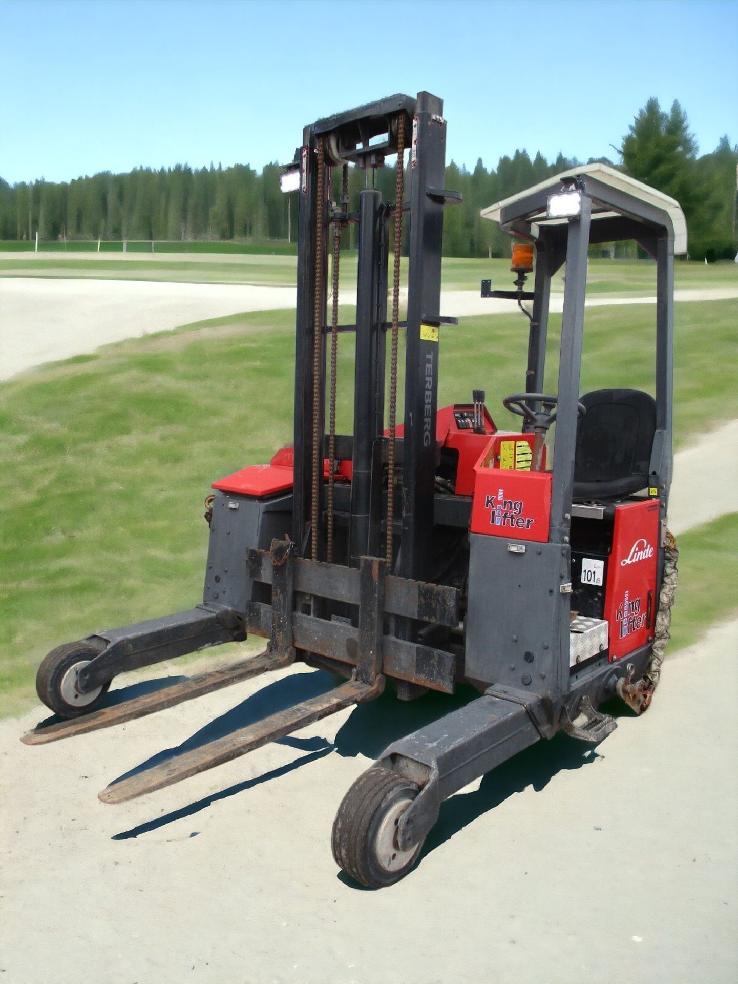 OPTIMIZE EFFICIENCY WITH THE TERBERG KINGLIFTER TKL-MC-1X3 FORKLIFT