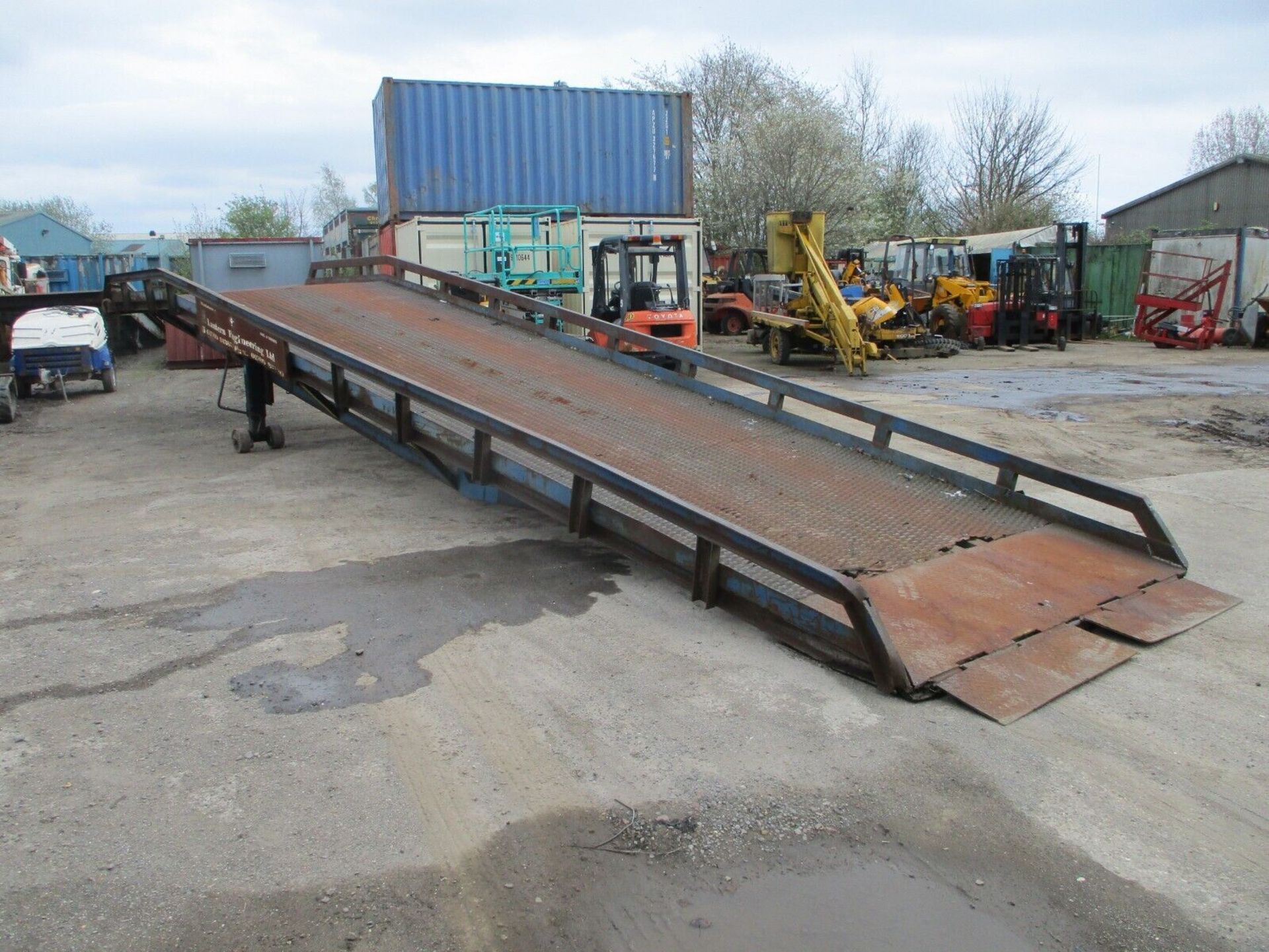 LANTERN CONTAINER LOADING RAMP - 12 METERS LONG - Image 9 of 9