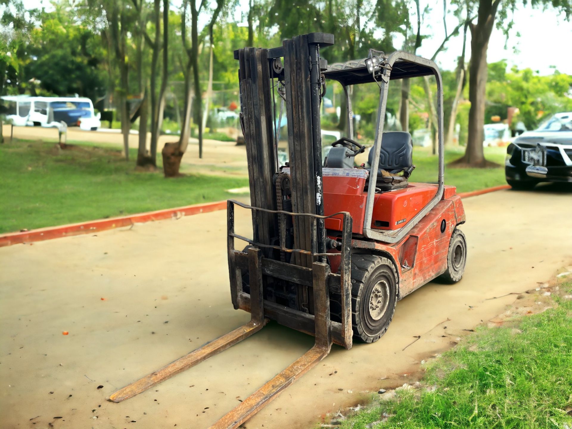 YEAR - 2005 CESAB CBD30 DIESEL FORKLIFT - Image 2 of 5