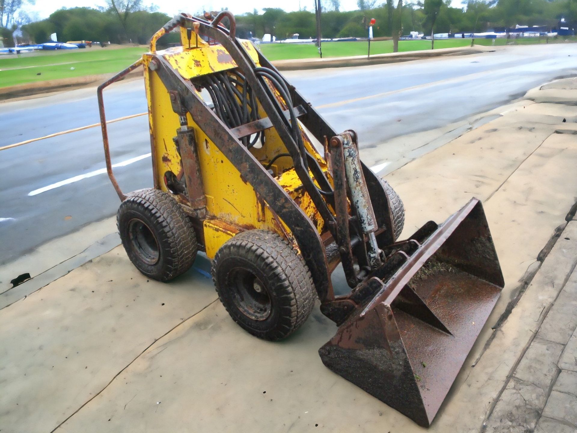 OPICO SKIDSTER LOADER - Image 5 of 9