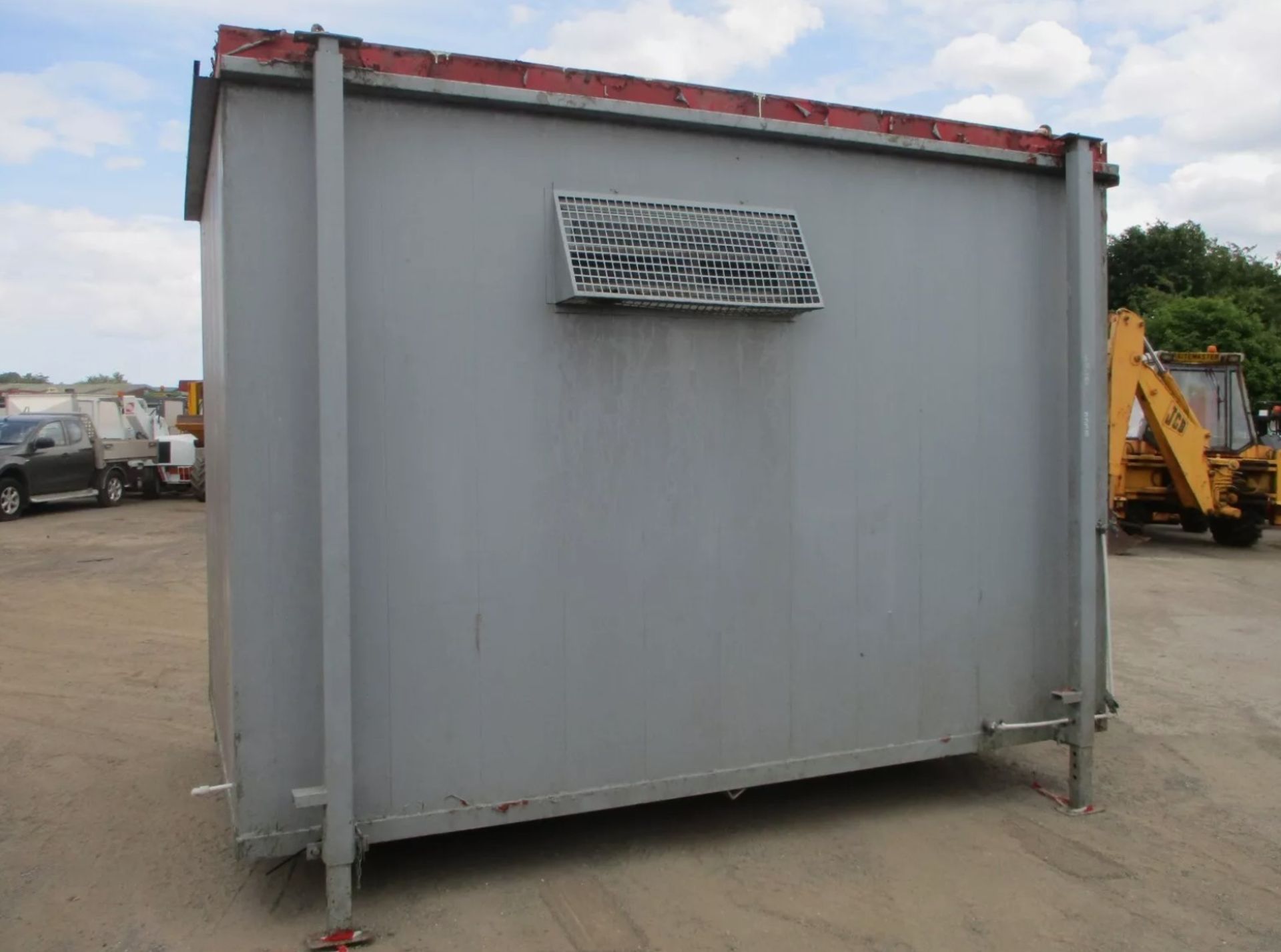 SHIPPING CONTAINER TOILET BLOCK: YOUR PORTABLE SANITATION SOLUTION - Image 2 of 11