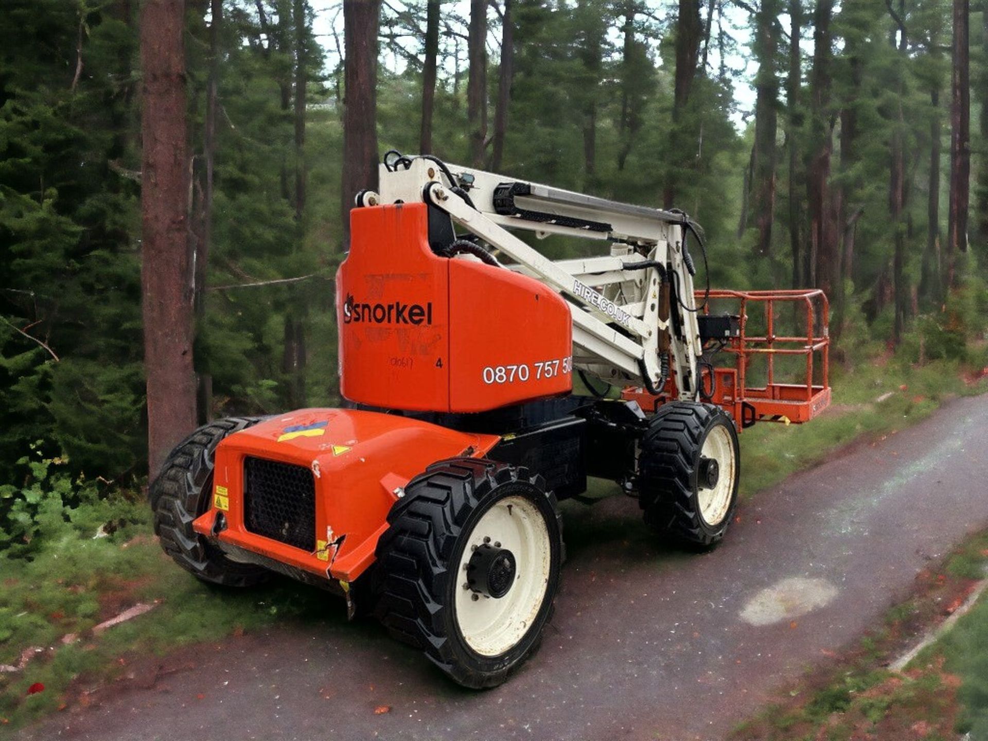 2014 SNORKEL A46JRT ACCESS PLATFORM - ONLY 1925 HOURS - Image 9 of 10
