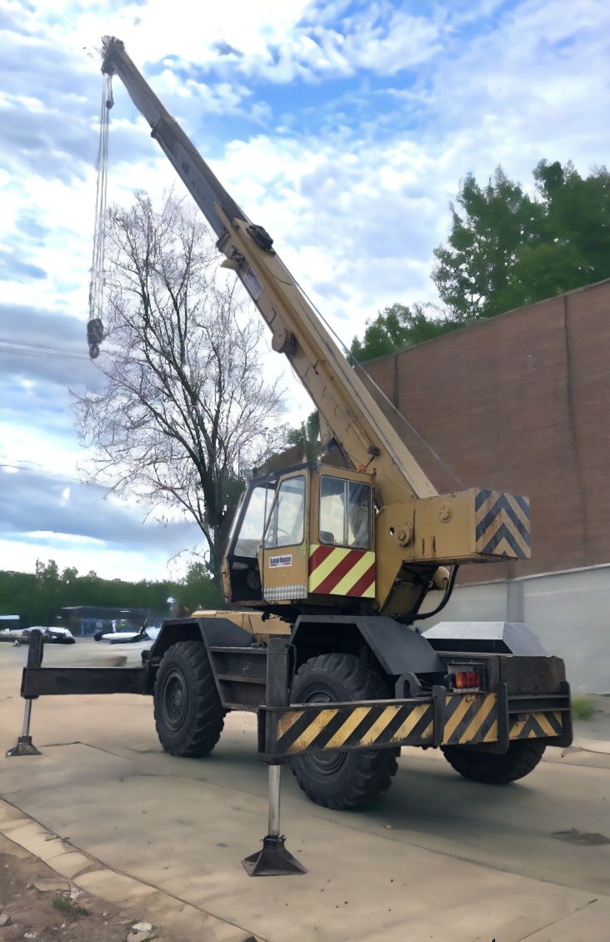 JONES 18 TON ,4×4 , ROUGH TERRAIN CRANE - Image 9 of 12