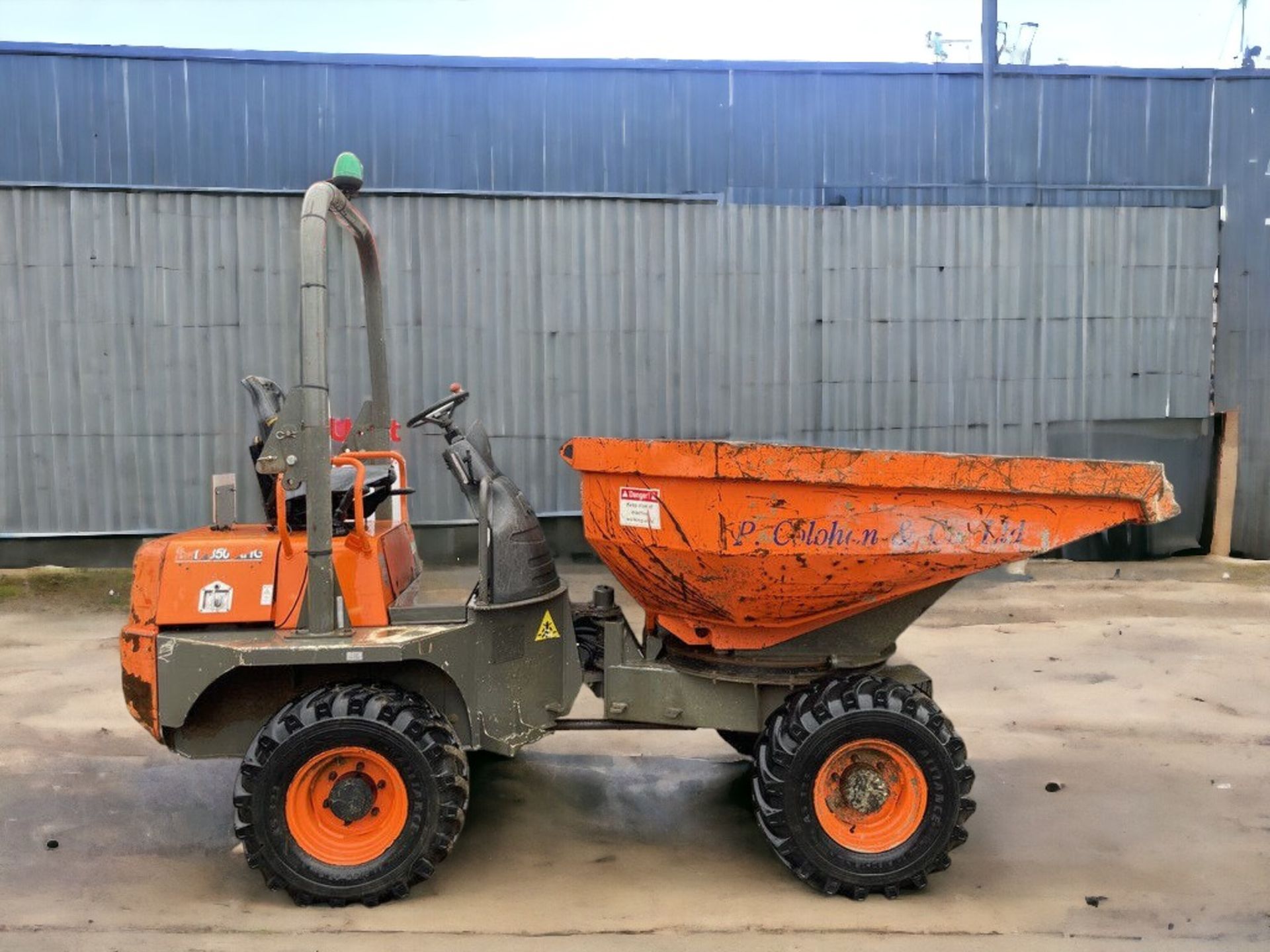 HIGH-PERFORMANCE 2011 AUSA D350 AHG SWIVEL DUMPER - Image 3 of 11