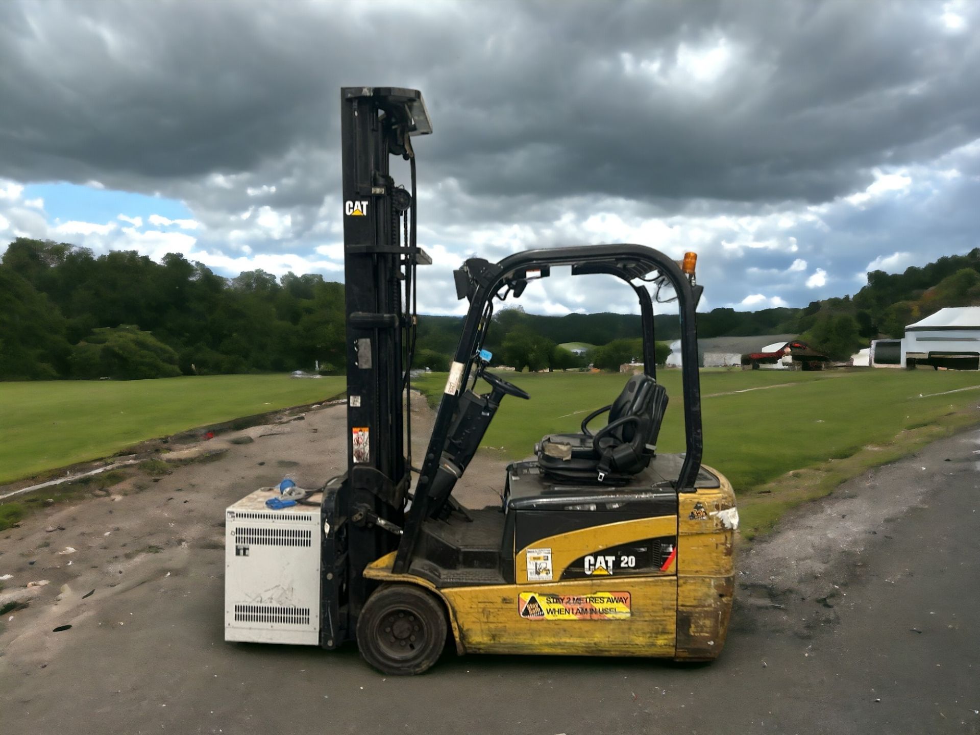 CAT EP20NT-48E ELECTRIC FORKLIFT - RELIABLE MATERIAL HANDLING SOLUTION **(INCLUDES CHARGER)**