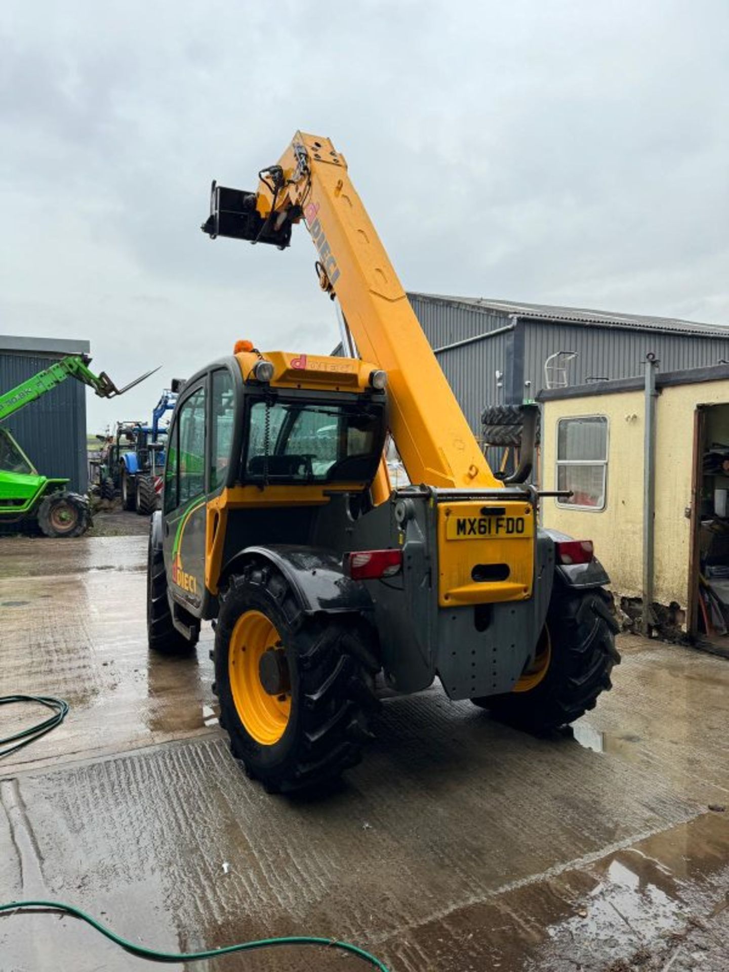 UNLOCK EFFICIENCY AND VERSATILITY: DIECI 32.7 AGRI FARMER TELEHANDLER - Image 4 of 11