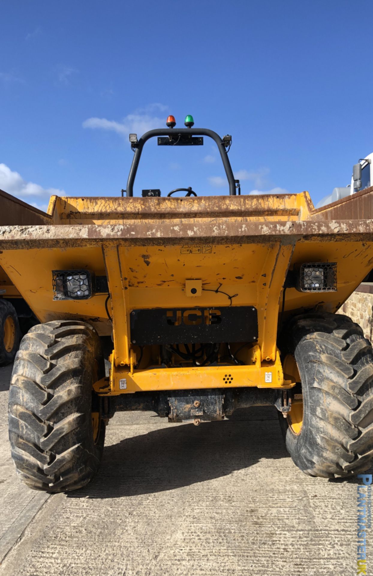 JCB 9 FT ,9 TON SITE DUMPER - Image 7 of 9