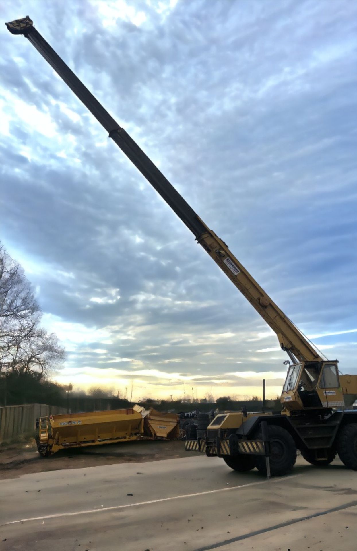 JONES 18 TON ,4×4 , ROUGH TERRAIN CRANE - Image 3 of 12