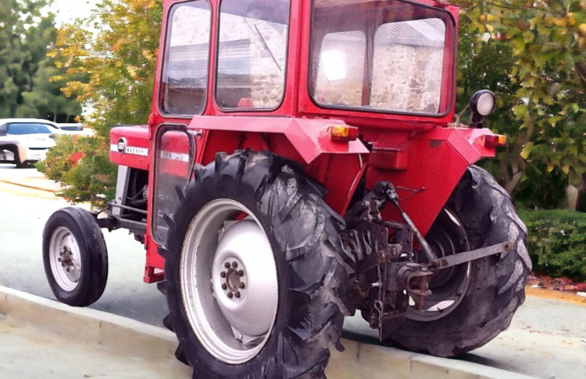 MF 133. 4×2 AG TRACTOR