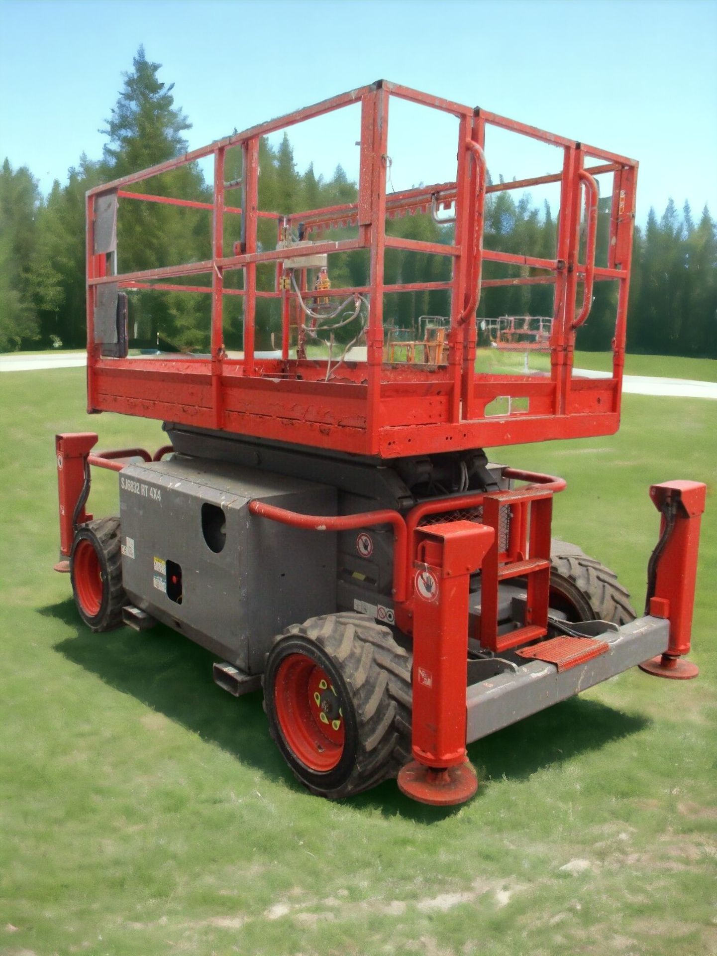 2014 SKYJACK SJ6832 SCISSOR LIFT WEIGHT 3655 KG - Image 11 of 13