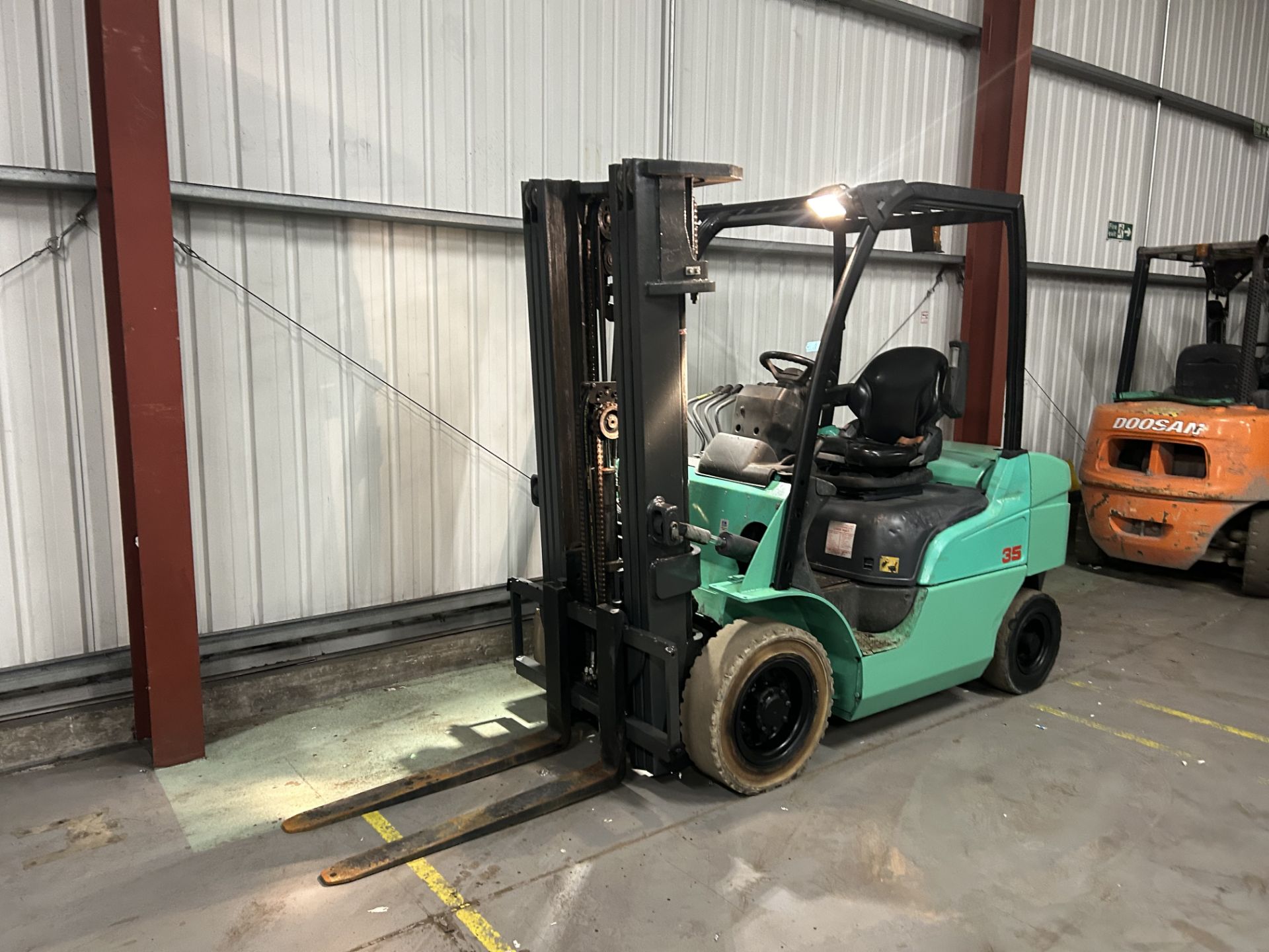 DIESEL FORKLIFTS MITSUBISHI FD25NT - Image 2 of 5