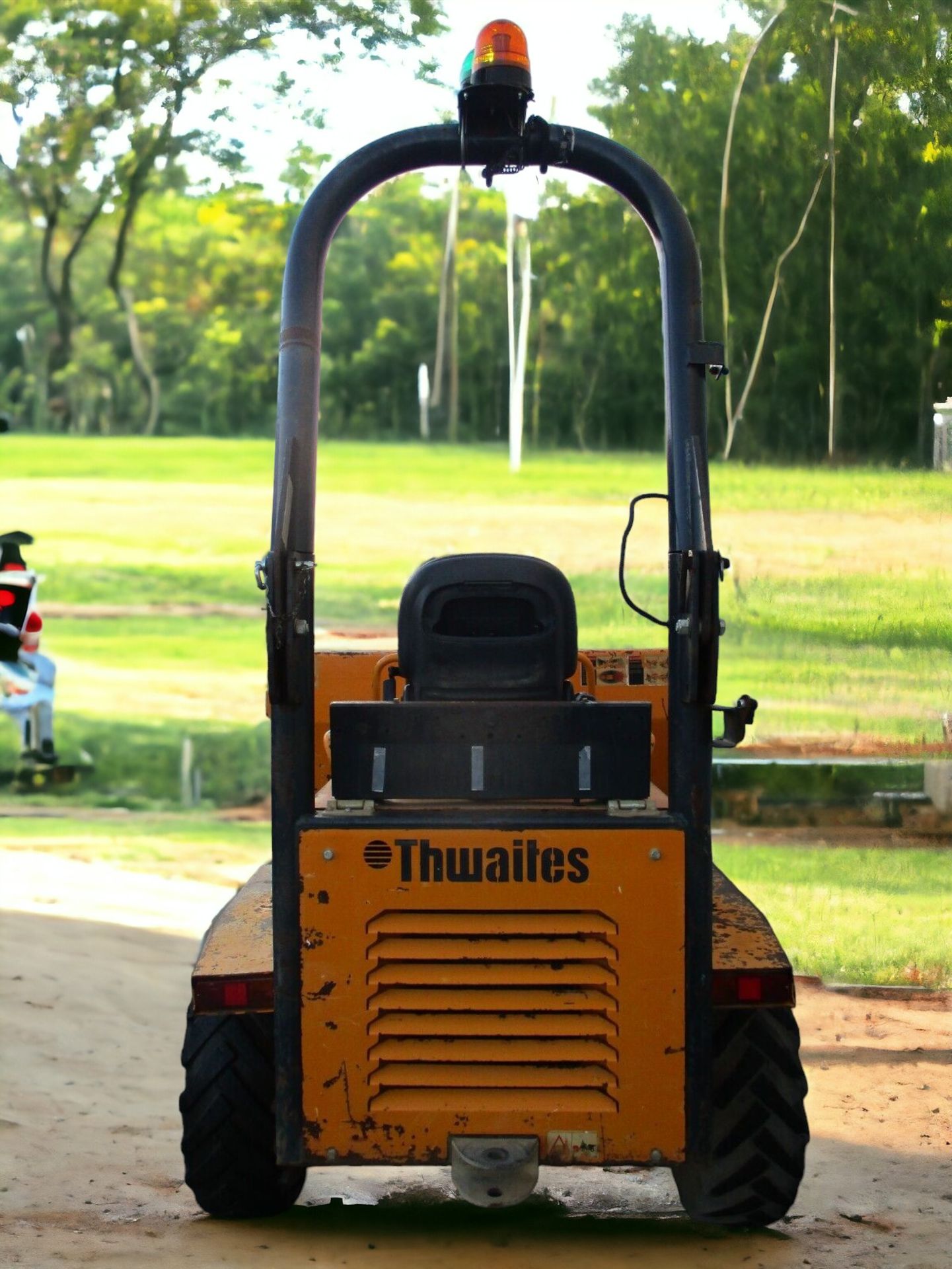 2016 THWAITES 3-TON DUMPER - READY TO TACKLE YOUR TOUGHEST JOBS - Image 4 of 9