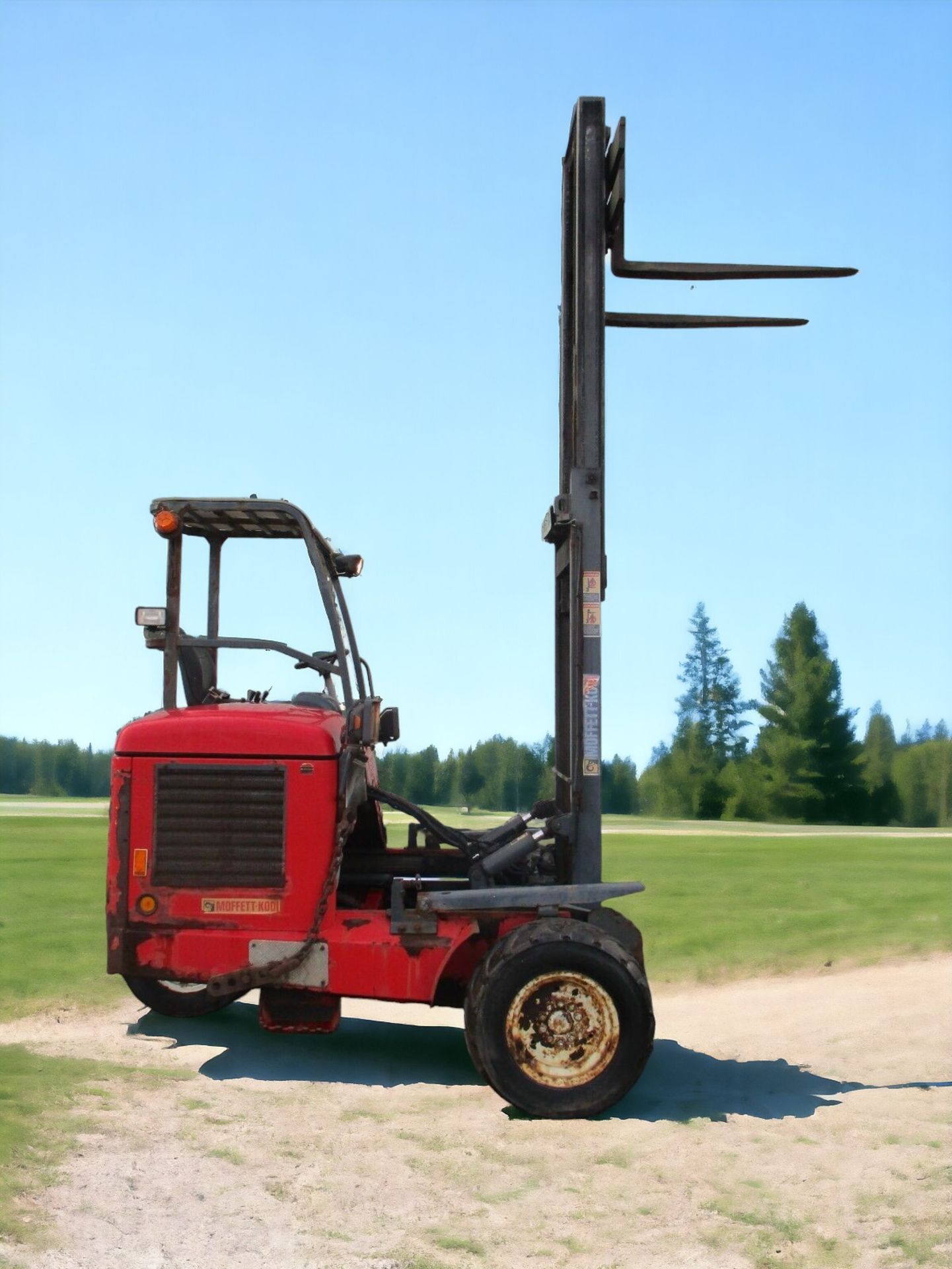 TERRAIN WITH THE MIGHTY MOFFETT MOUNTY M8 25.4 FORKLIFT