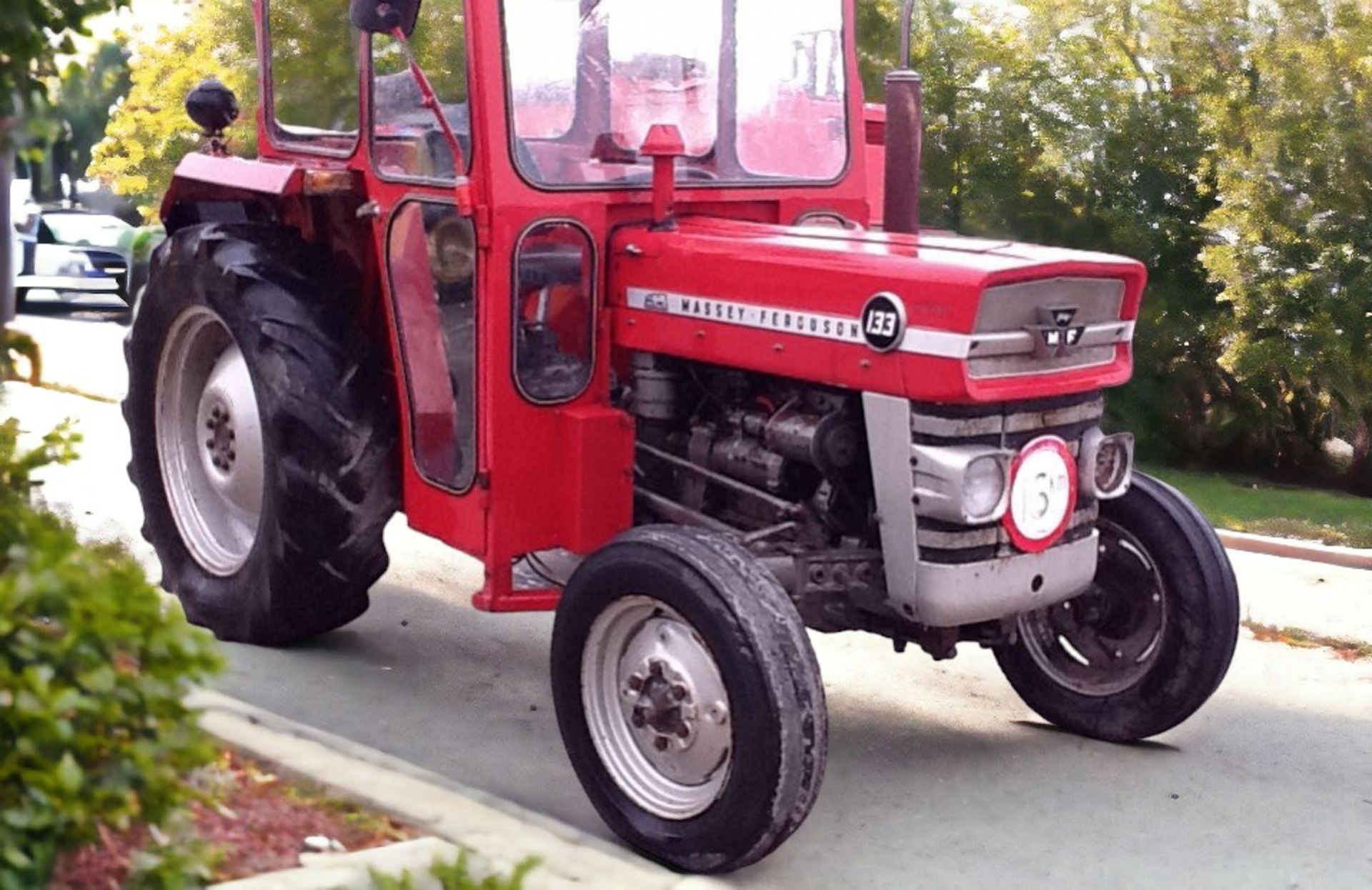 MF 185 2 WD AG TRACTOR - Image 3 of 4