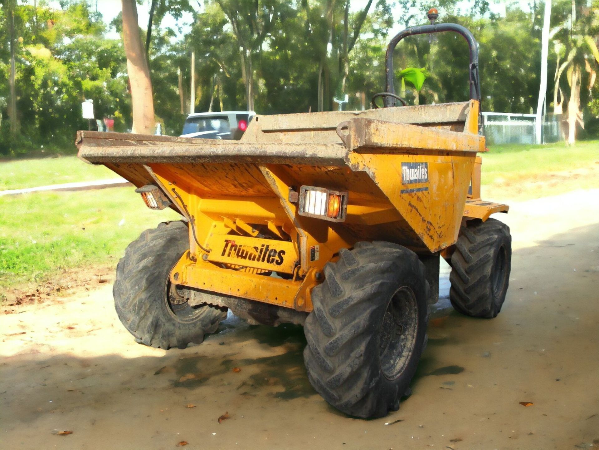 2015 THWAITES 6-TON DUMPER - POWER, EFFICIENCY, AND RELIABILITY - Image 8 of 11