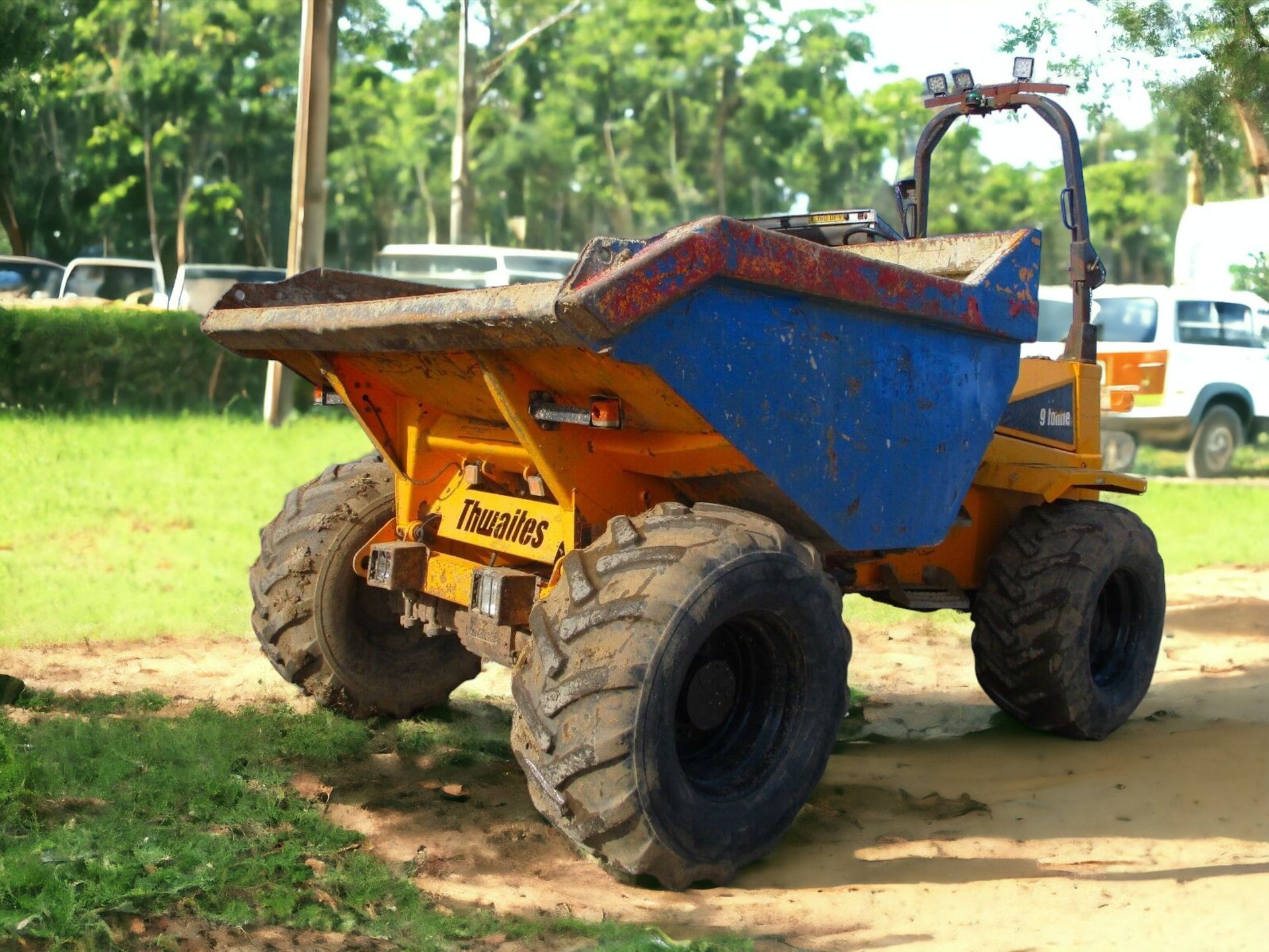 POWERFUL AND RELIABLE 2009 THWAITES 9-TON DUMPER - Image 2 of 12