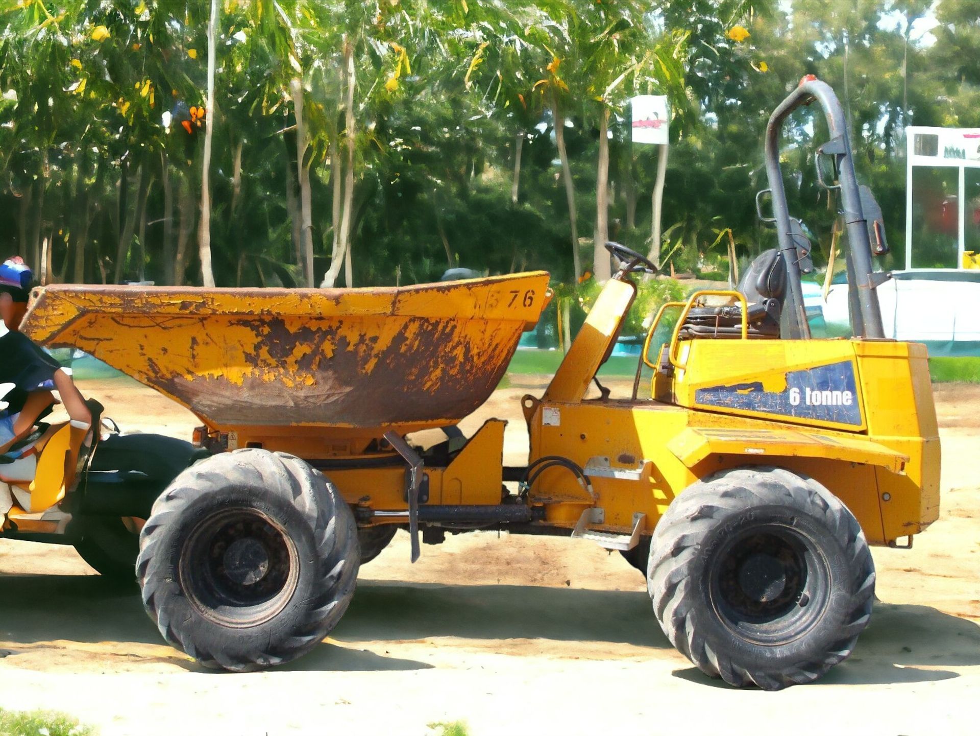 2012 THWAITES 6-TON DUMPER - RELIABLE PERFORMANCE FOR HEAVY-DUTY TASKS