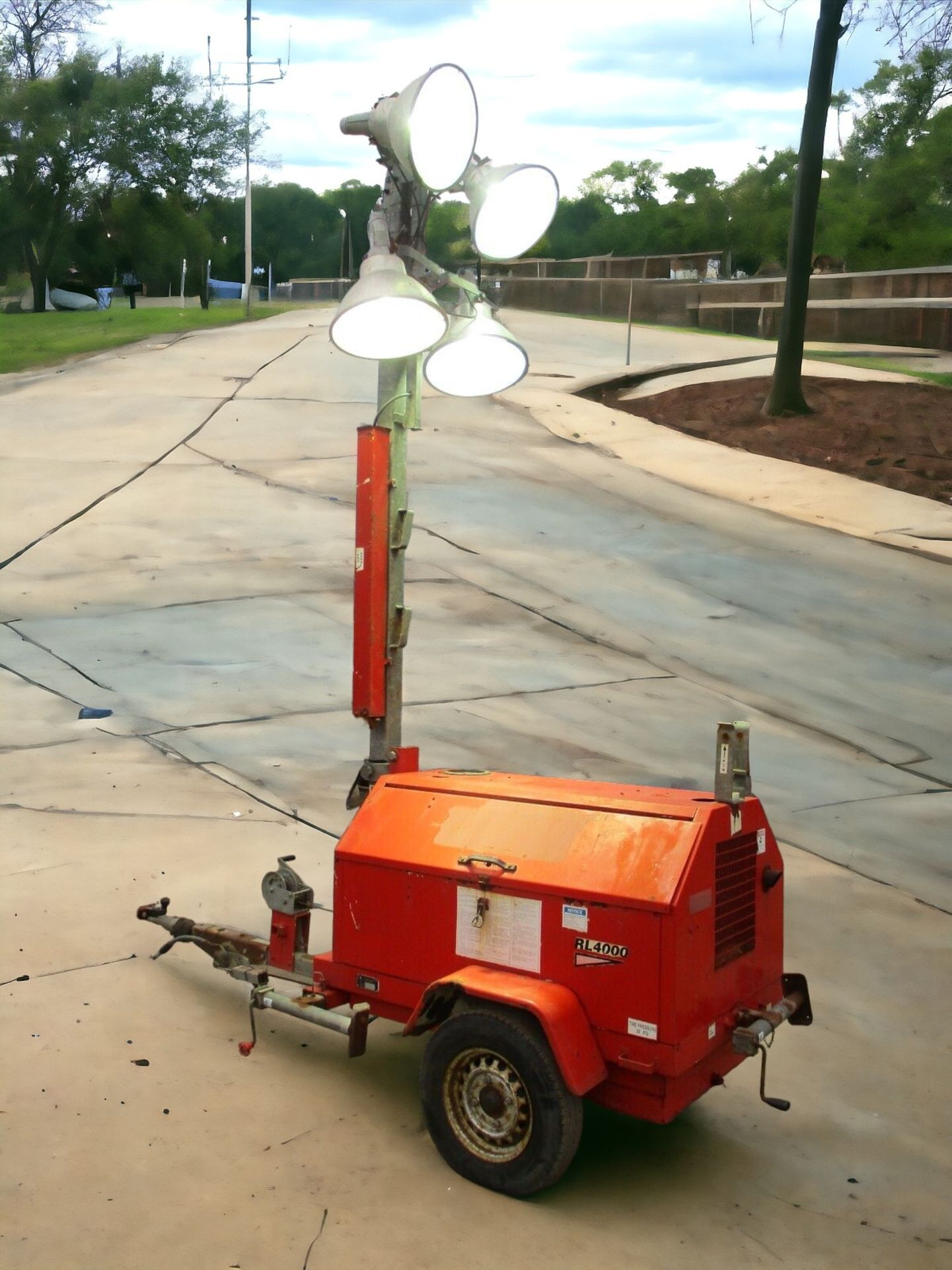 TEREX LIGHTING TOWER WITH KUBOTA DIESEL ENGINE - Image 3 of 9