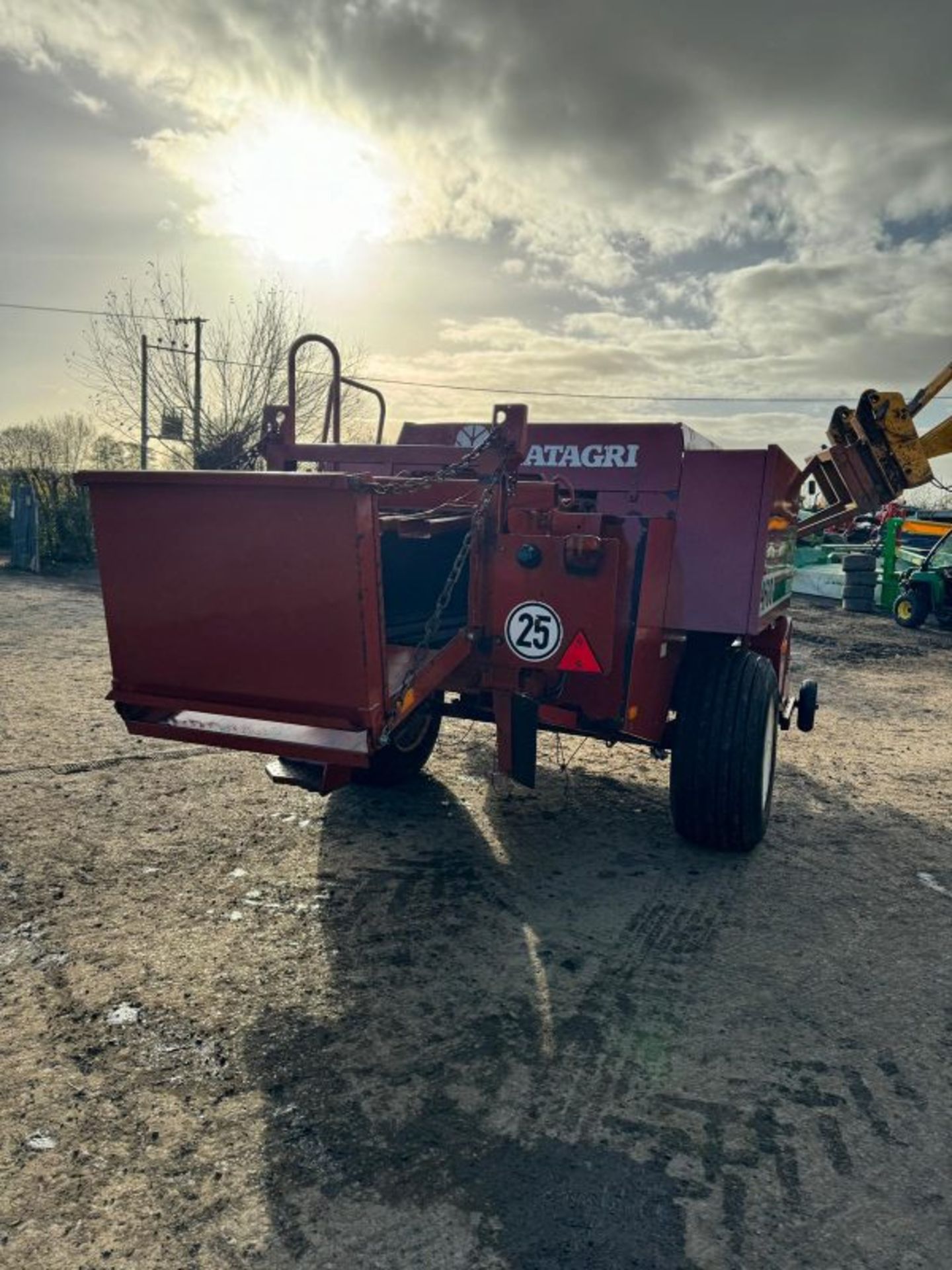 HESSTON 4600 BALER - Image 9 of 11