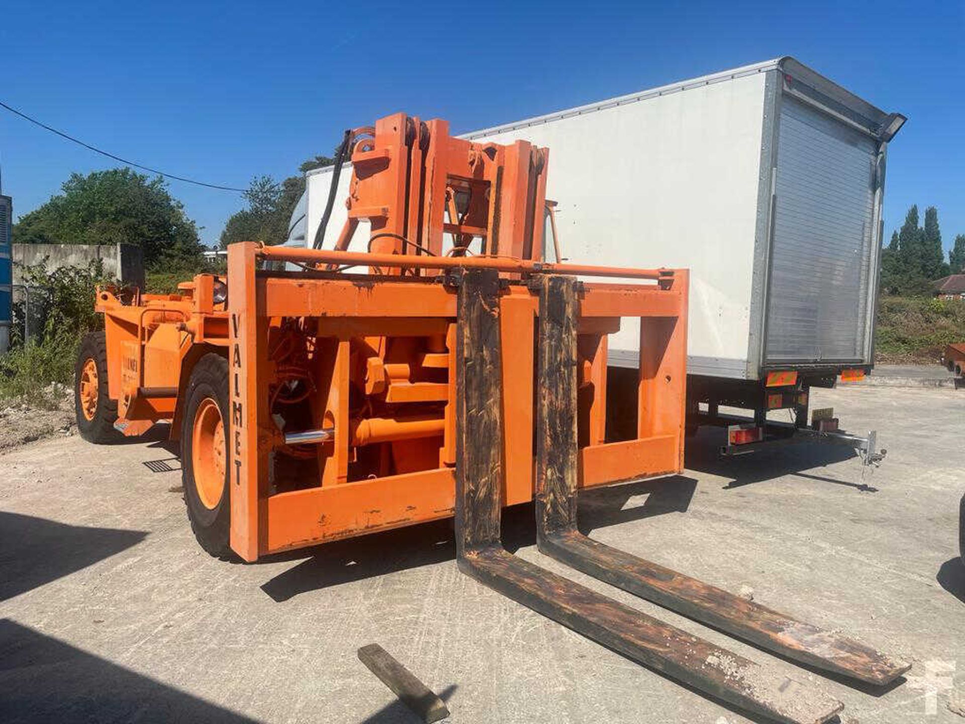 >>>SPECIAL CLEARANCE<<< 1984 DIESEL FORKLIFTS VALMET TD2212 - Image 2 of 6