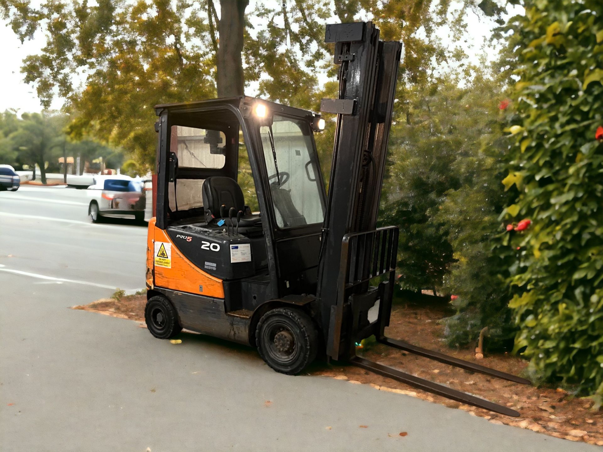 DOOSAN DIESEL FORKLIFT - MODEL D20SC-5 (2012) - Image 5 of 6