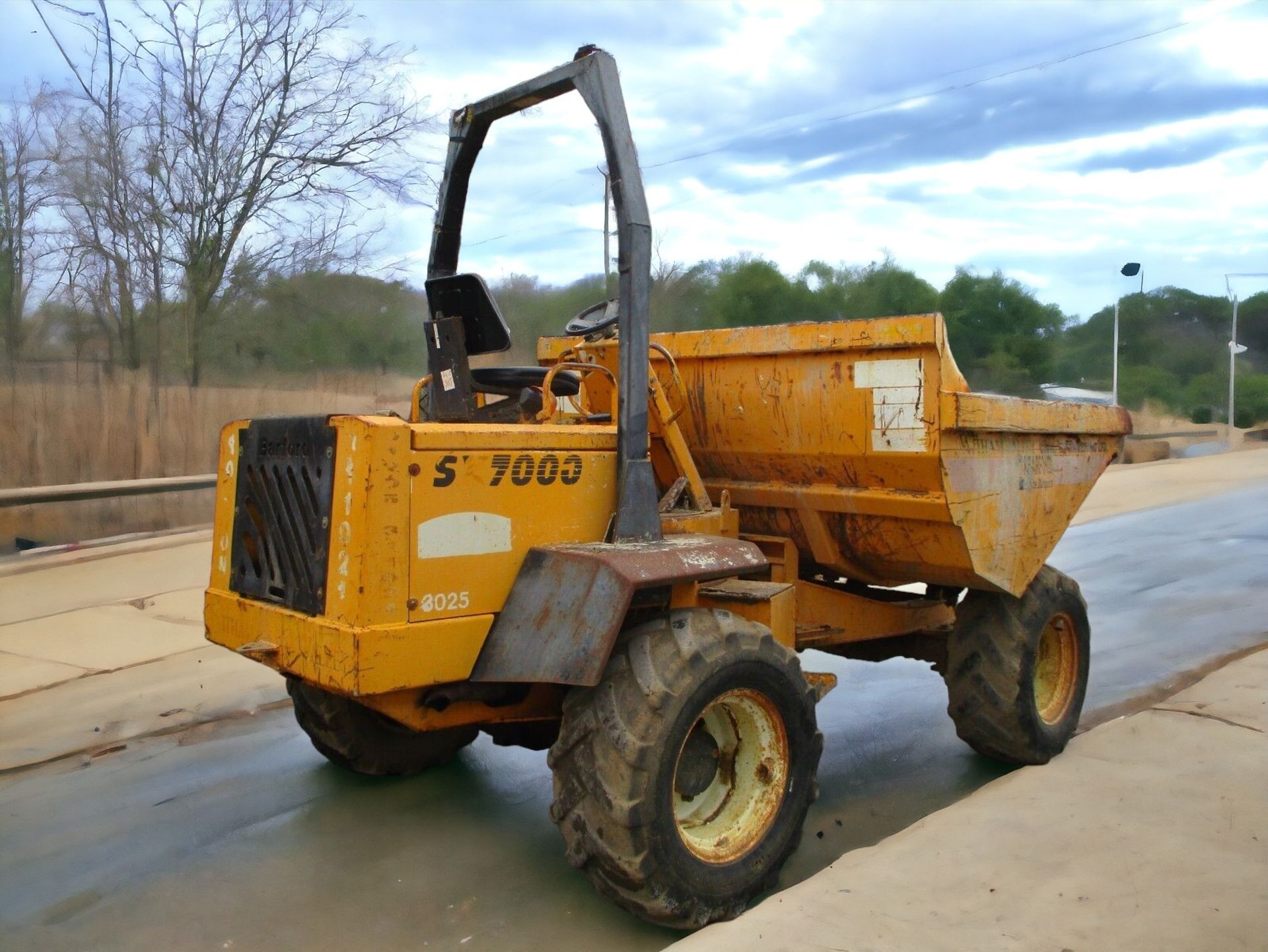 BARFORD 7-TON DUMPER WITH RELIABLE IVECO TURBO ENGINE - Image 5 of 10