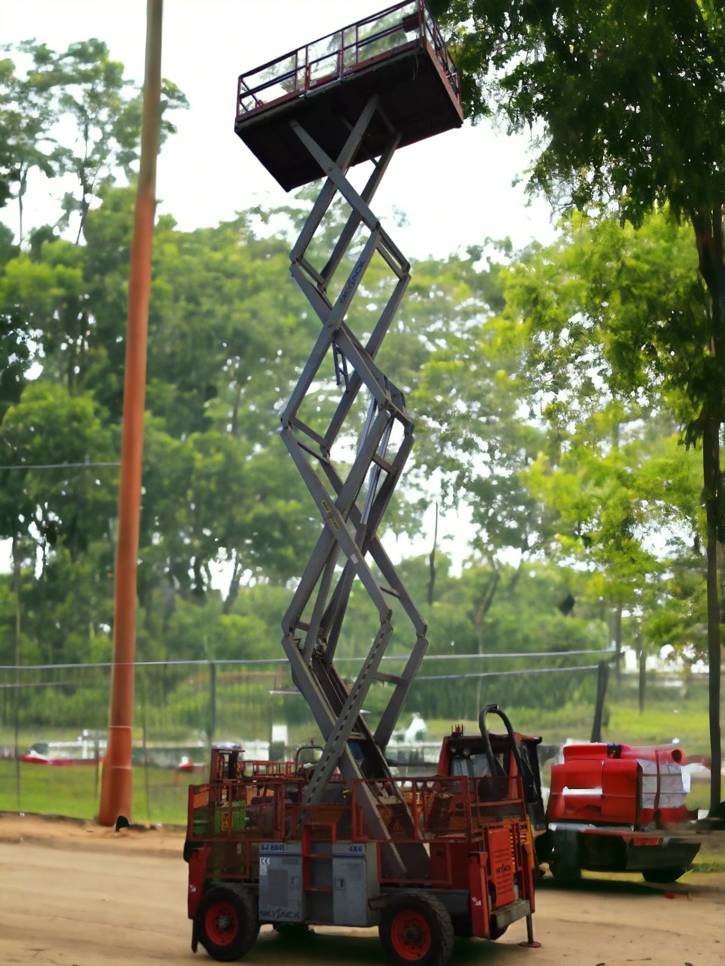 YEAR 2007 SKYJACK SJ8841 SCISSOR LIFT: ELEVATE YOUR OPERATIONS - Image 3 of 14