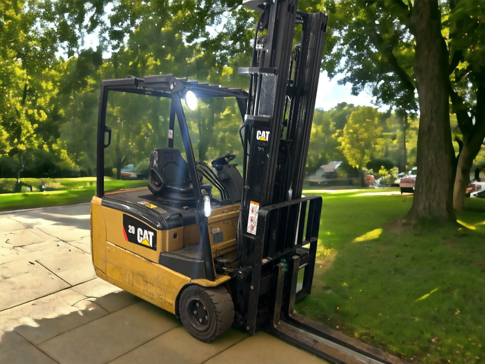 AT LIFT TRUCKS EP20PNT ELECTRIC FORKLIFT **(INCLUDES CHARGER)** - Image 5 of 6