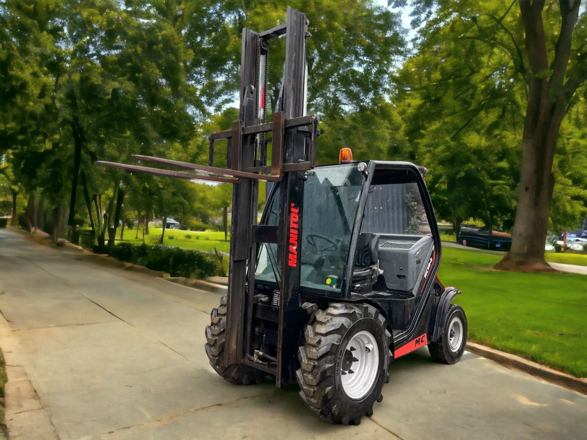 2018 MANITOU MC18-2 DIESEL FORKLIFT - Image 3 of 9