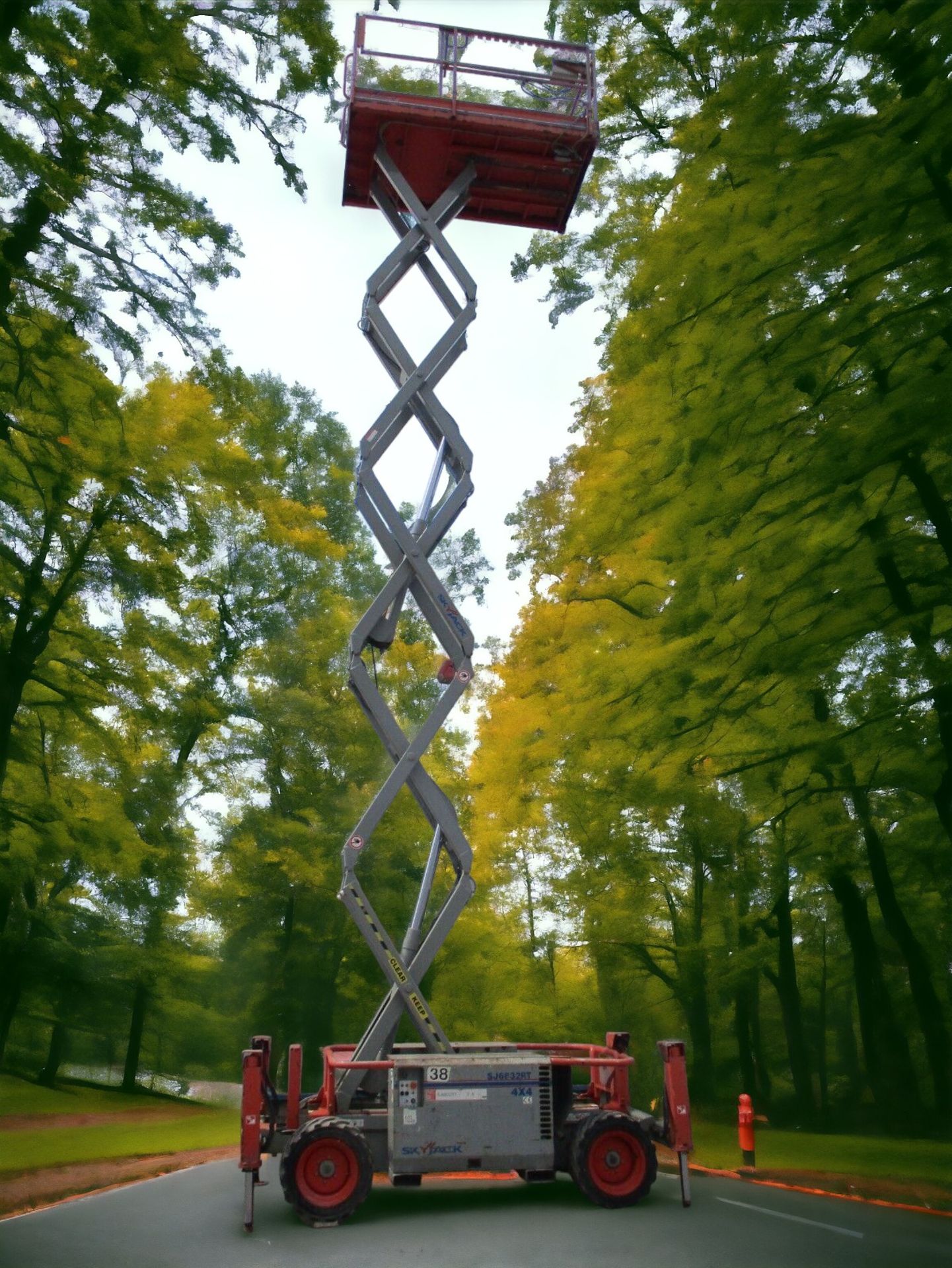 ELEVATE YOUR PROJECTS WITH THE RELIABLE SKYJACK SJ6832 SCISSOR LIFT - Image 9 of 12