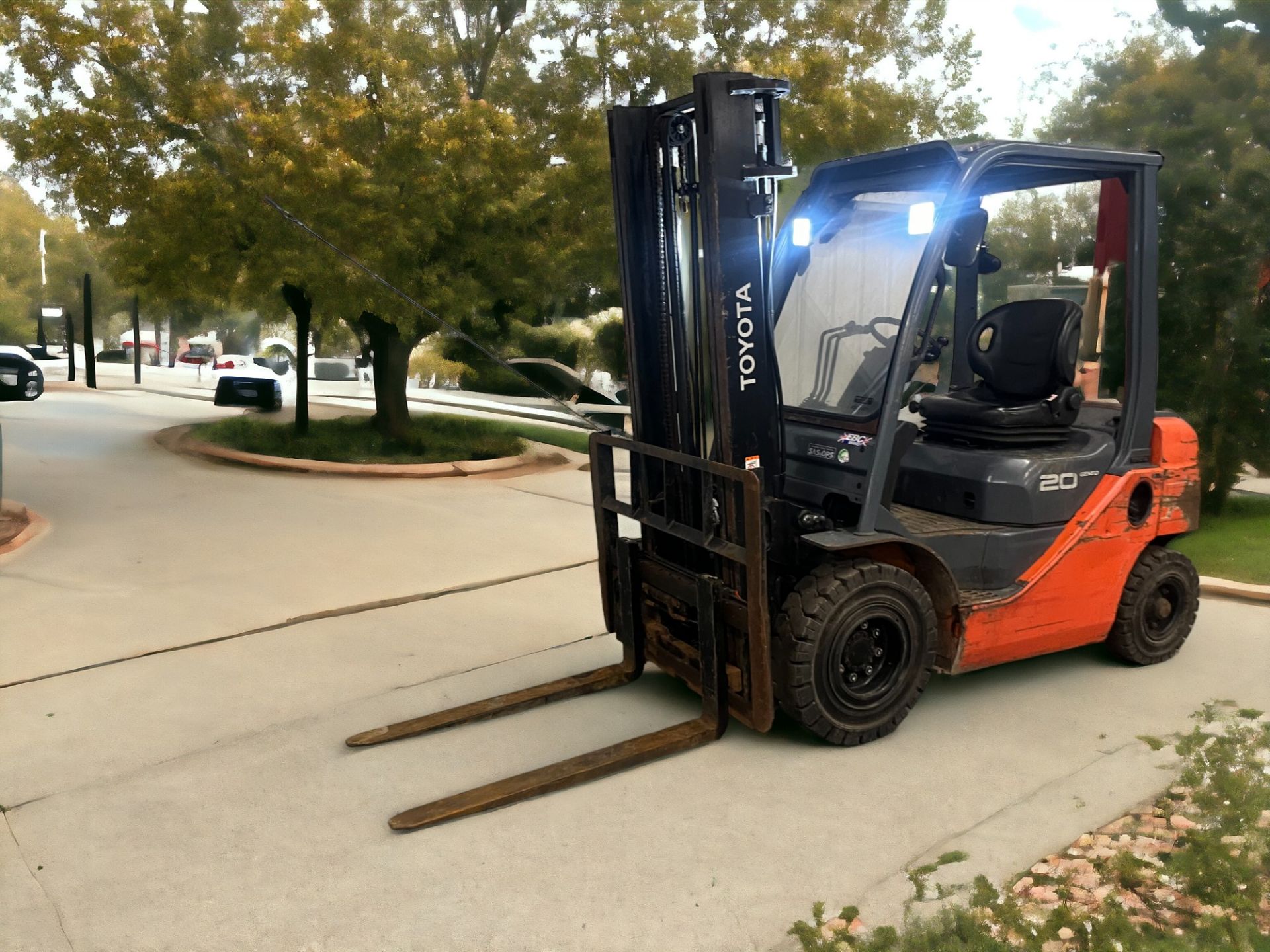 TOYOTA DIESEL FORKLIFT - MODEL 52-8FD20 (2014) - Image 3 of 6