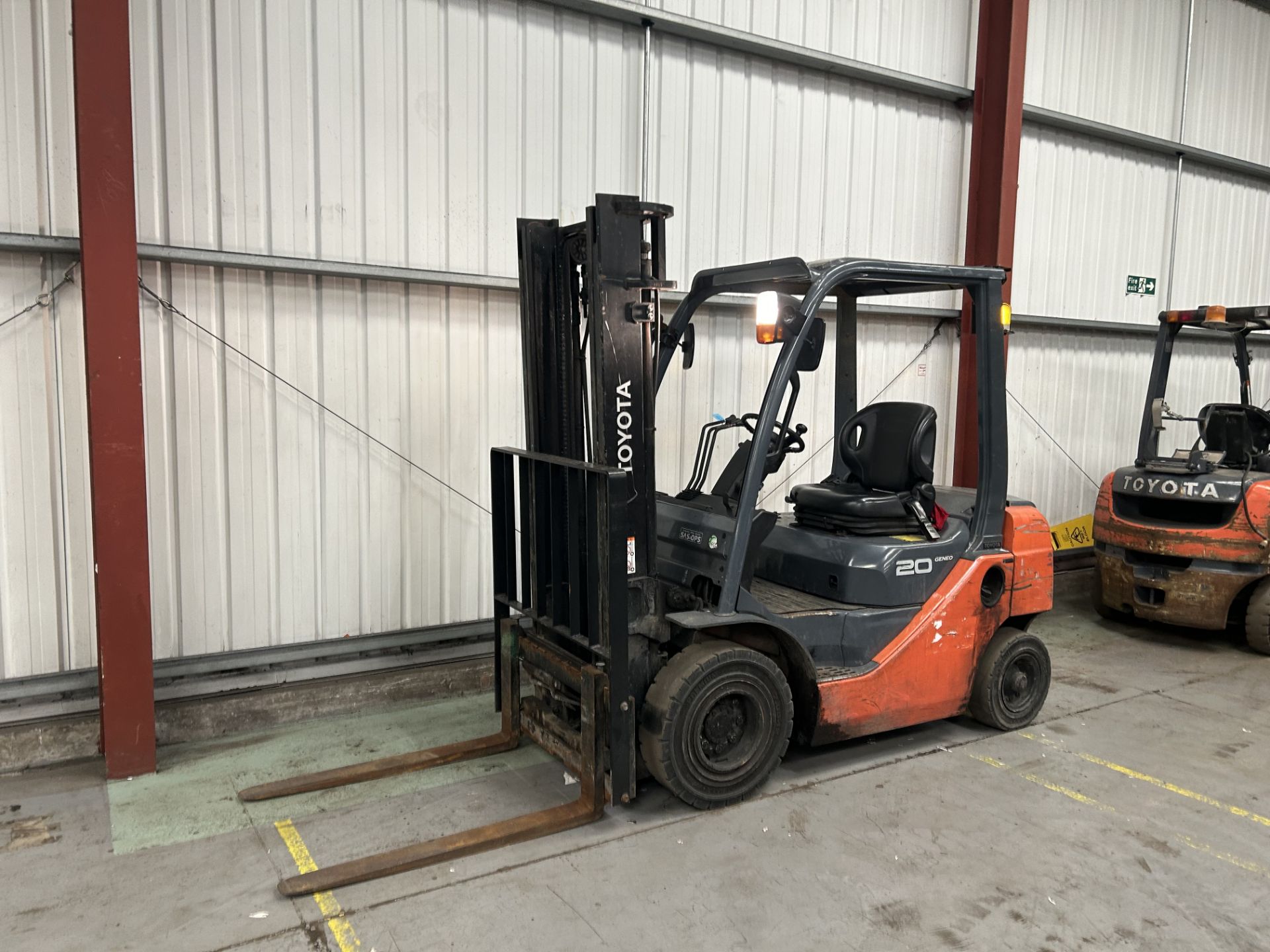 TOYOTA 52-8FDF20 DIESEL FORKLIFT: PRECISION, POWER, AND PERFORMANCE