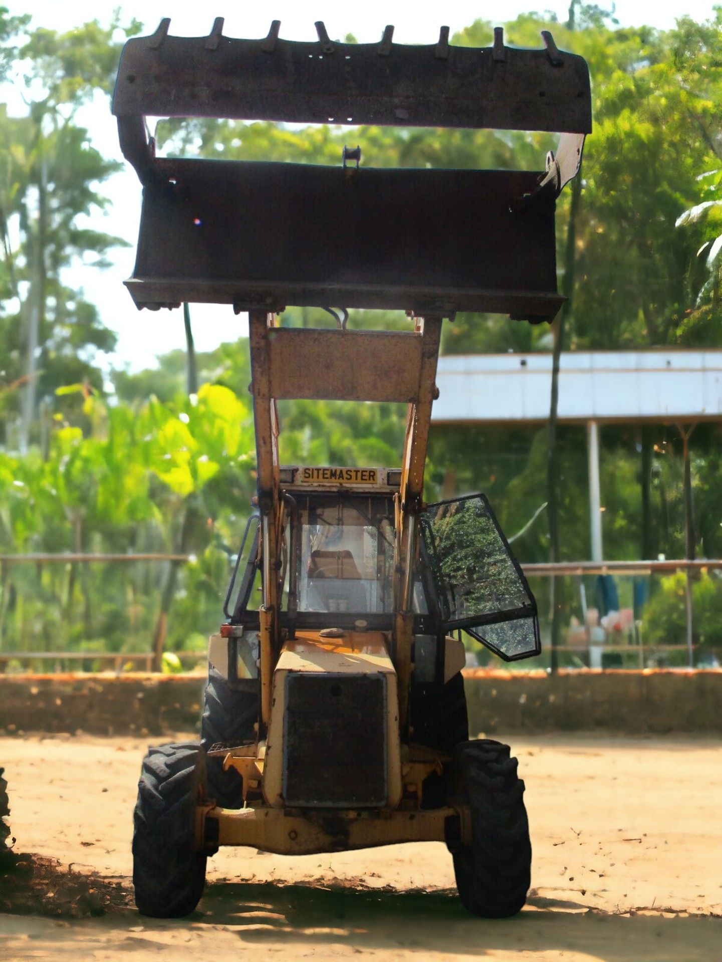 UNLEASH POWER AND PRECISION WITH THE JCB 3CX BACKHOE LOADER - Image 8 of 14